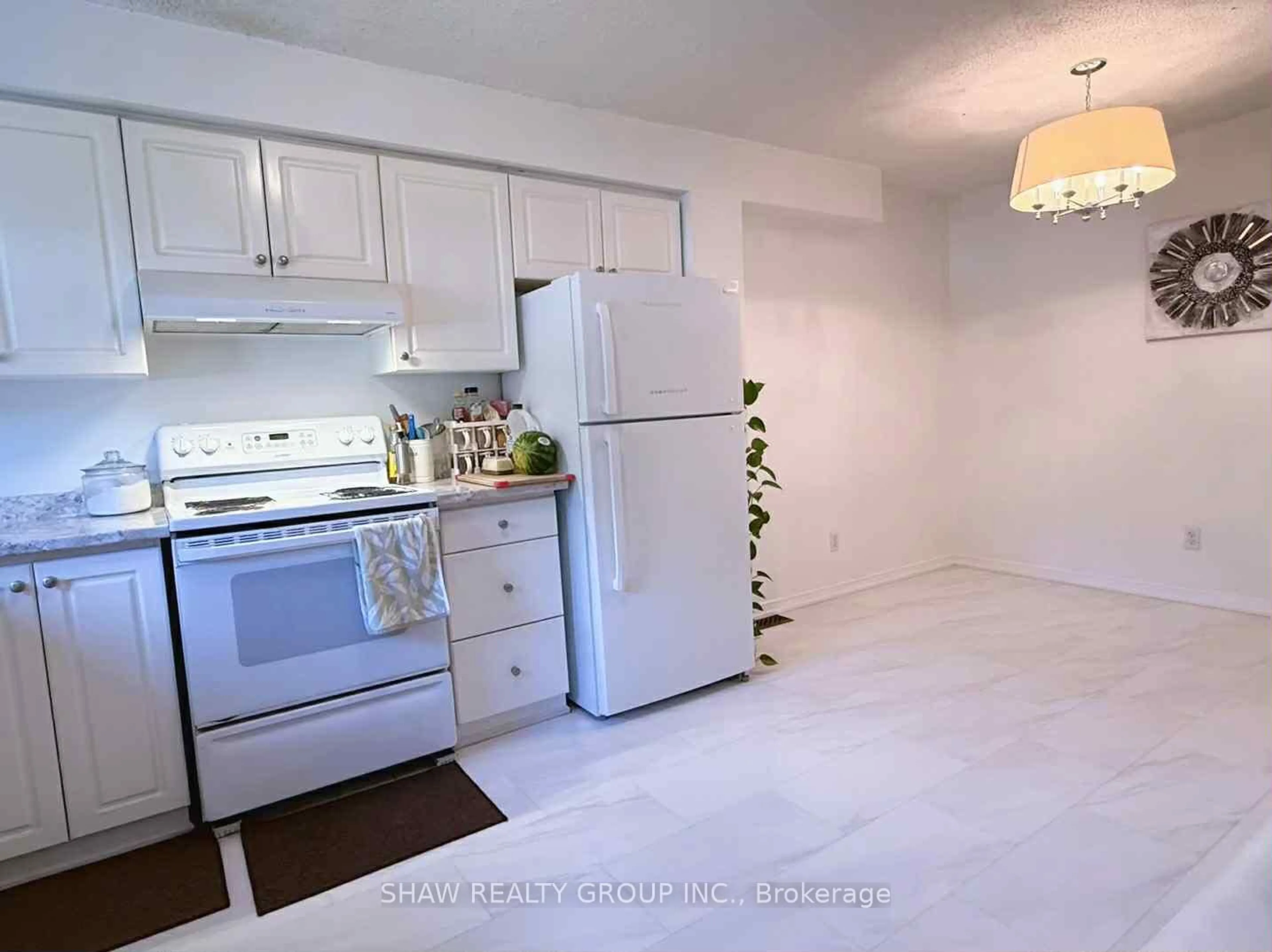 Standard kitchen, unknown for 445 Pioneer Dr #4, Kitchener Ontario N2P 1L8
