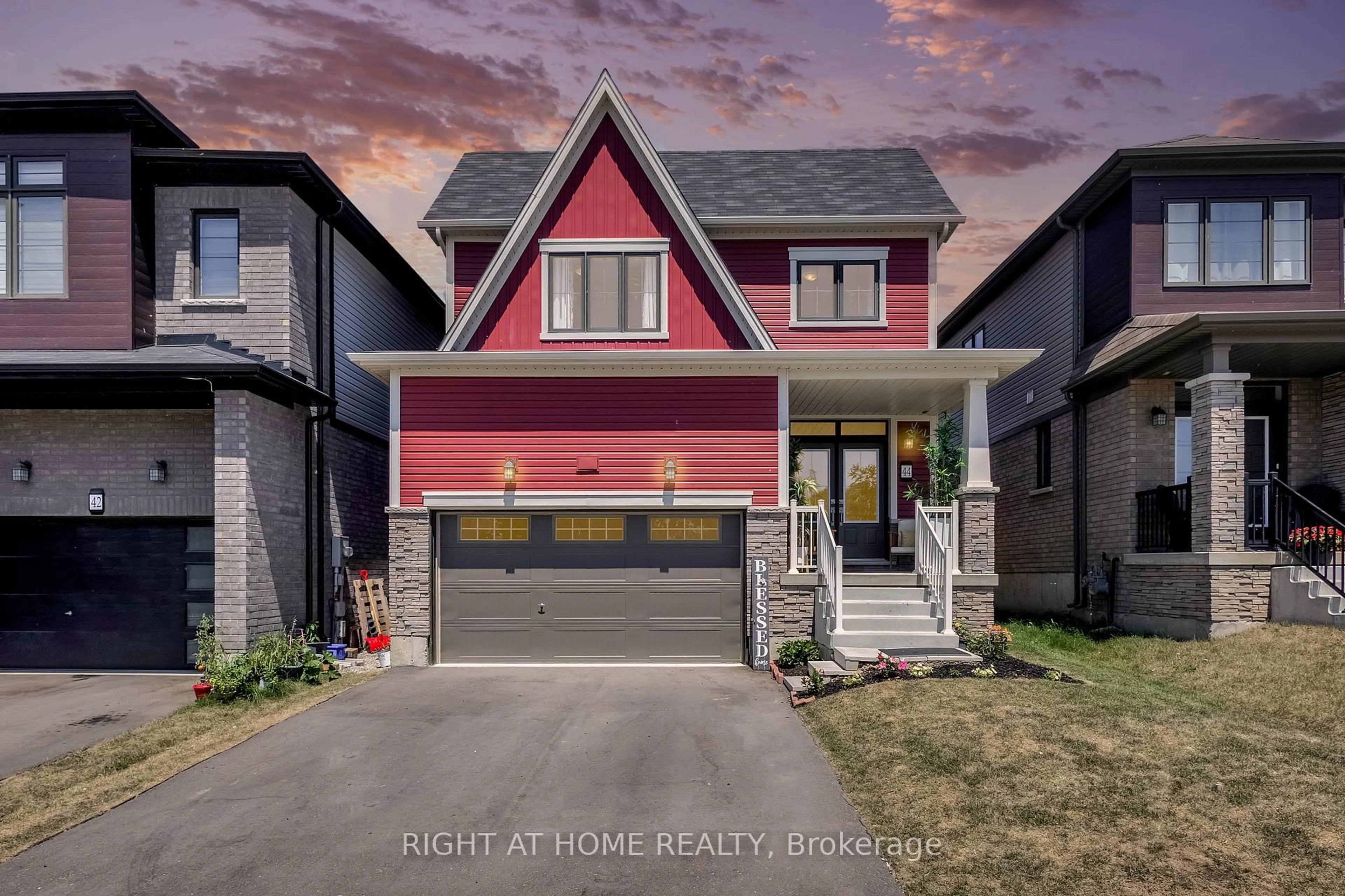 Home with brick exterior material, street for 44 Santos Dr, Haldimand Ontario N3W 0H1