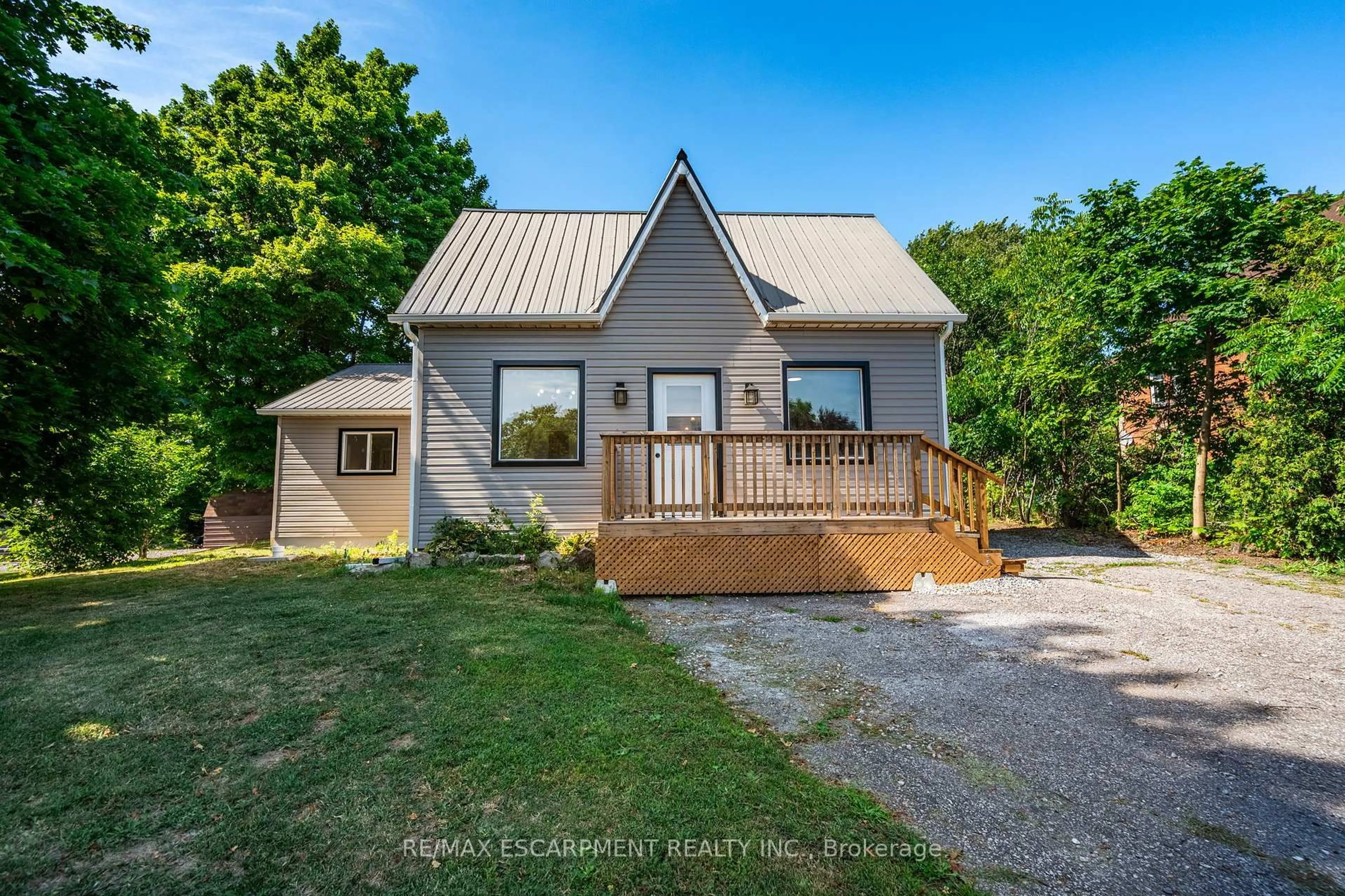 A pic from outside/outdoor area/front of a property/back of a property/a pic from drone, unknown for 91 Rainham Rd, Haldimand Ontario N0A 1L0