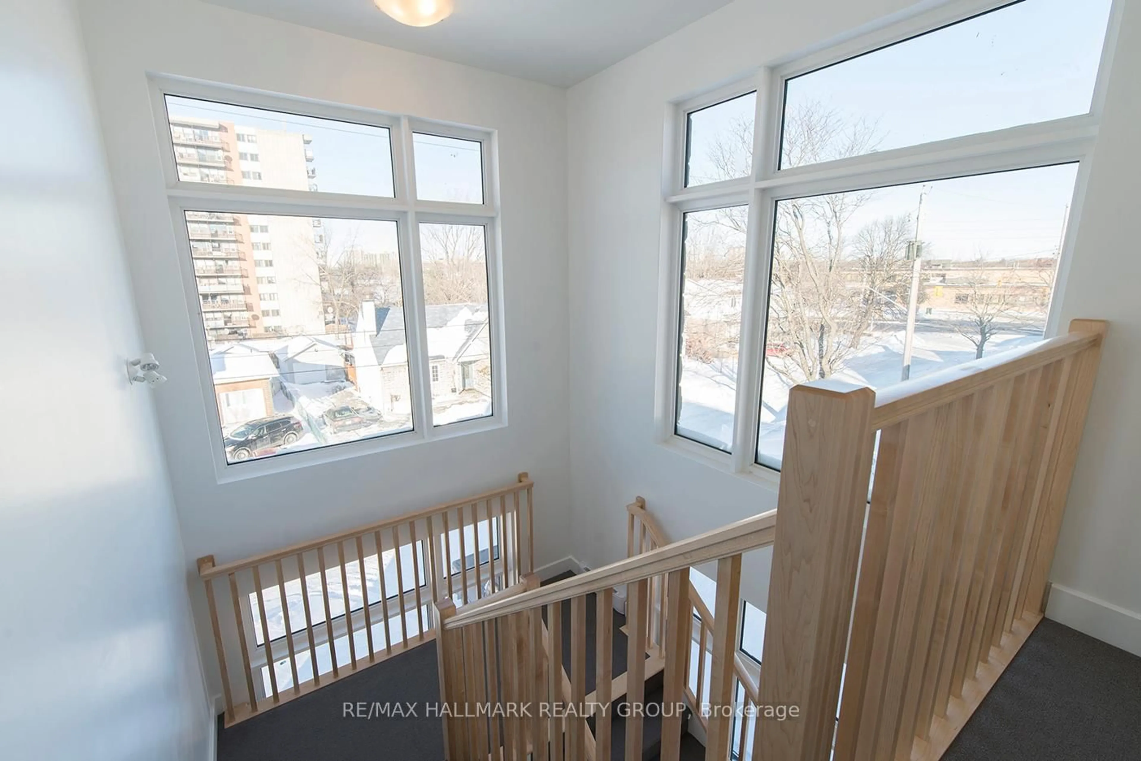 Balcony in the apartment, city buildings view from balcony for 550 Guy St, Ottawa Ontario K1K 1B9
