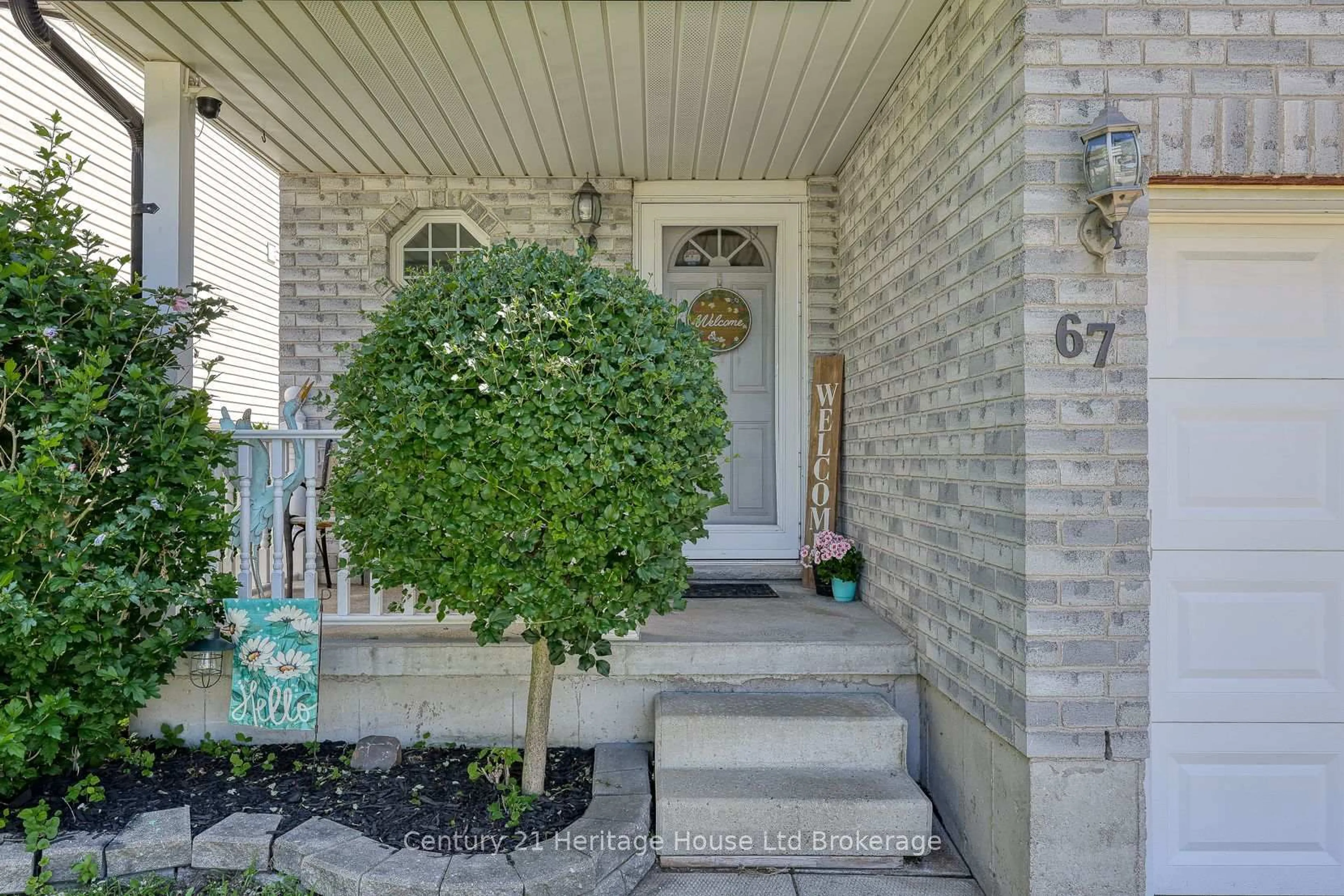 Indoor entryway for 67 Stafford St, Woodstock Ontario N4S 3Z8
