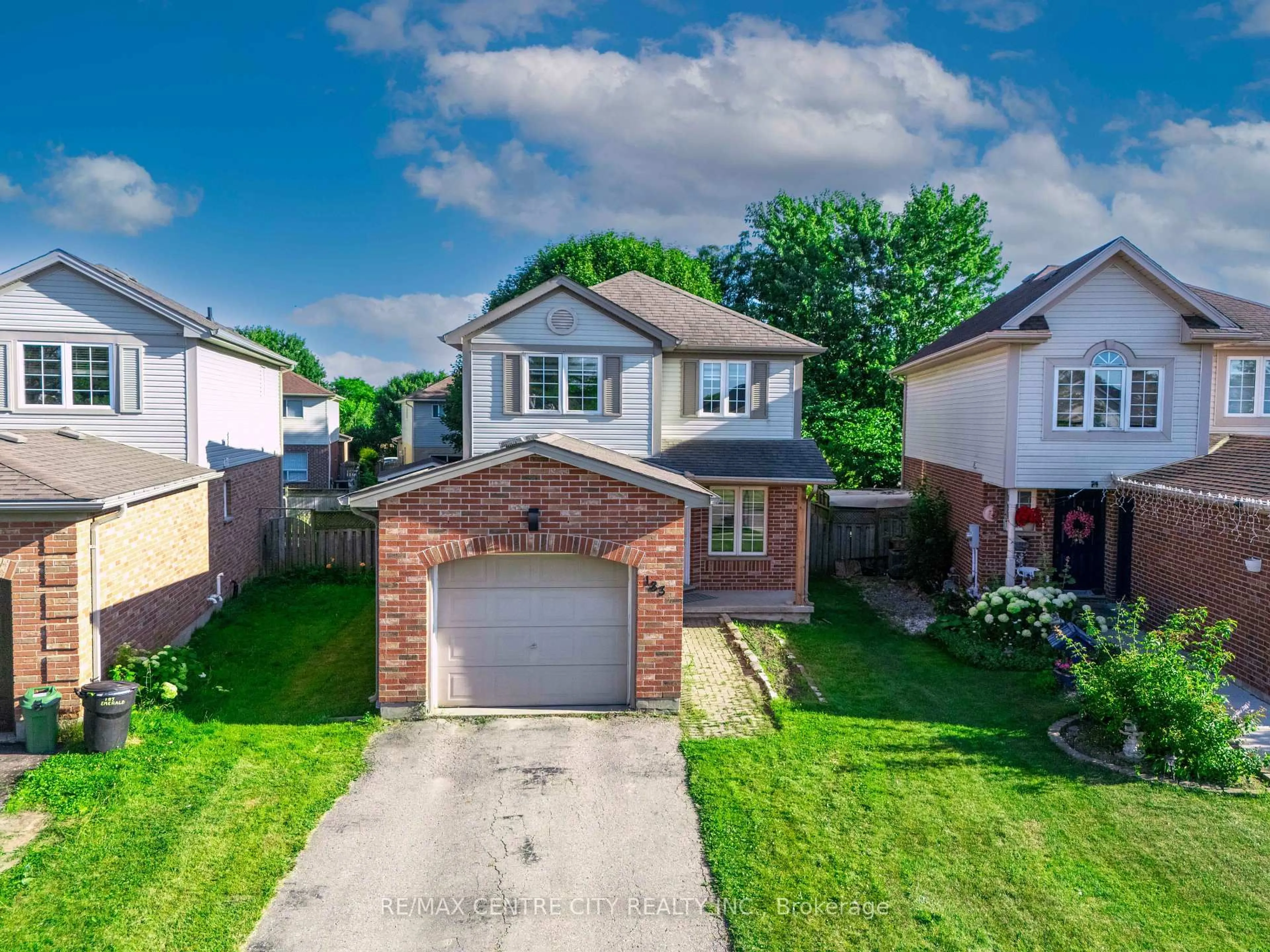 A pic from outside/outdoor area/front of a property/back of a property/a pic from drone, street for 183 EMERALD Rd, London South Ontario N6M 1J3