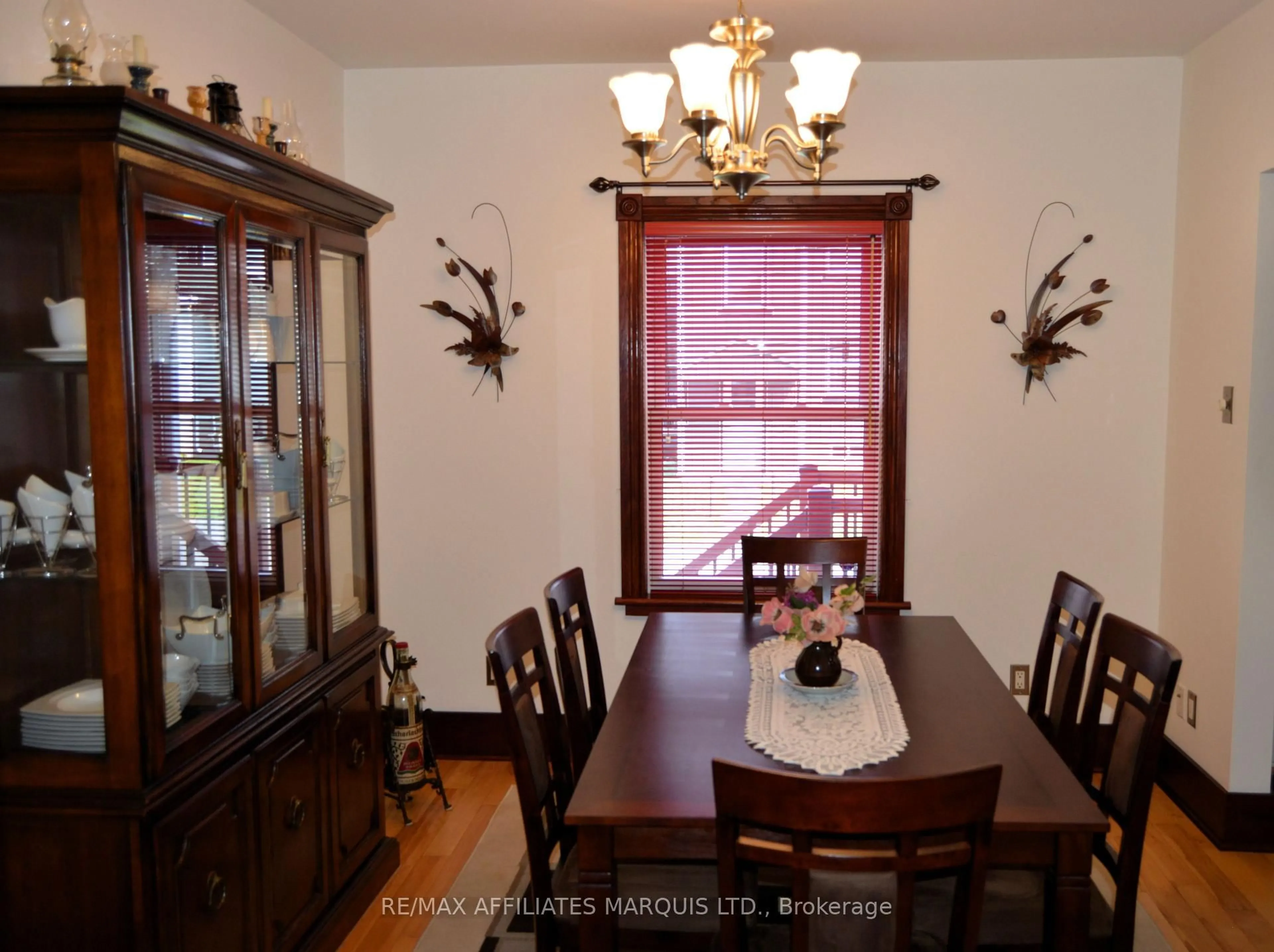 Dining room, wood/laminate floor for 444 Eighth St, Cornwall Ontario K6H 5R5