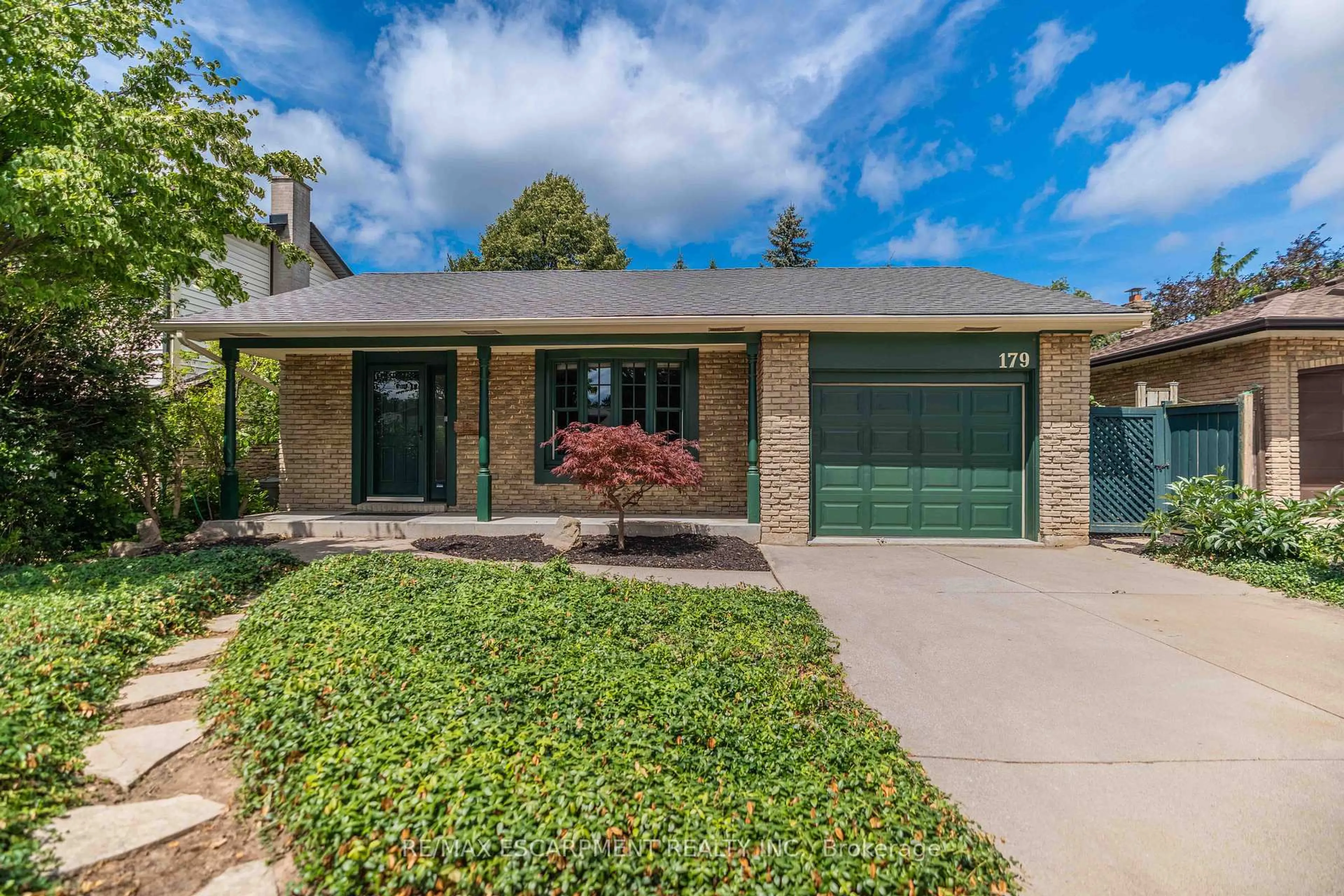 Home with brick exterior material, street for 179 Appleford Crt, Hamilton Ontario L9C 5Y4