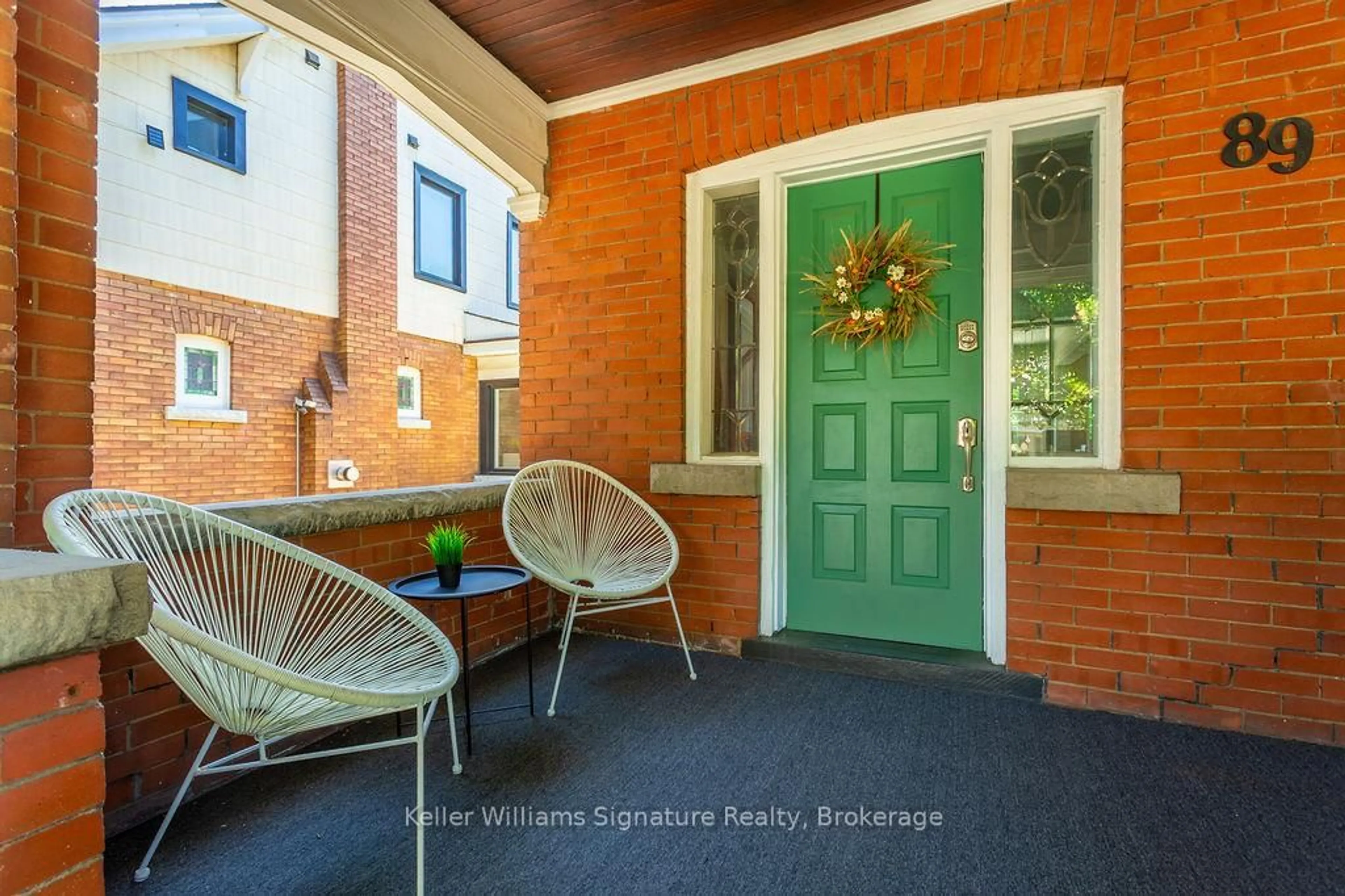 Indoor entryway for 89 Kensington Ave, Hamilton Ontario L8M 3H1