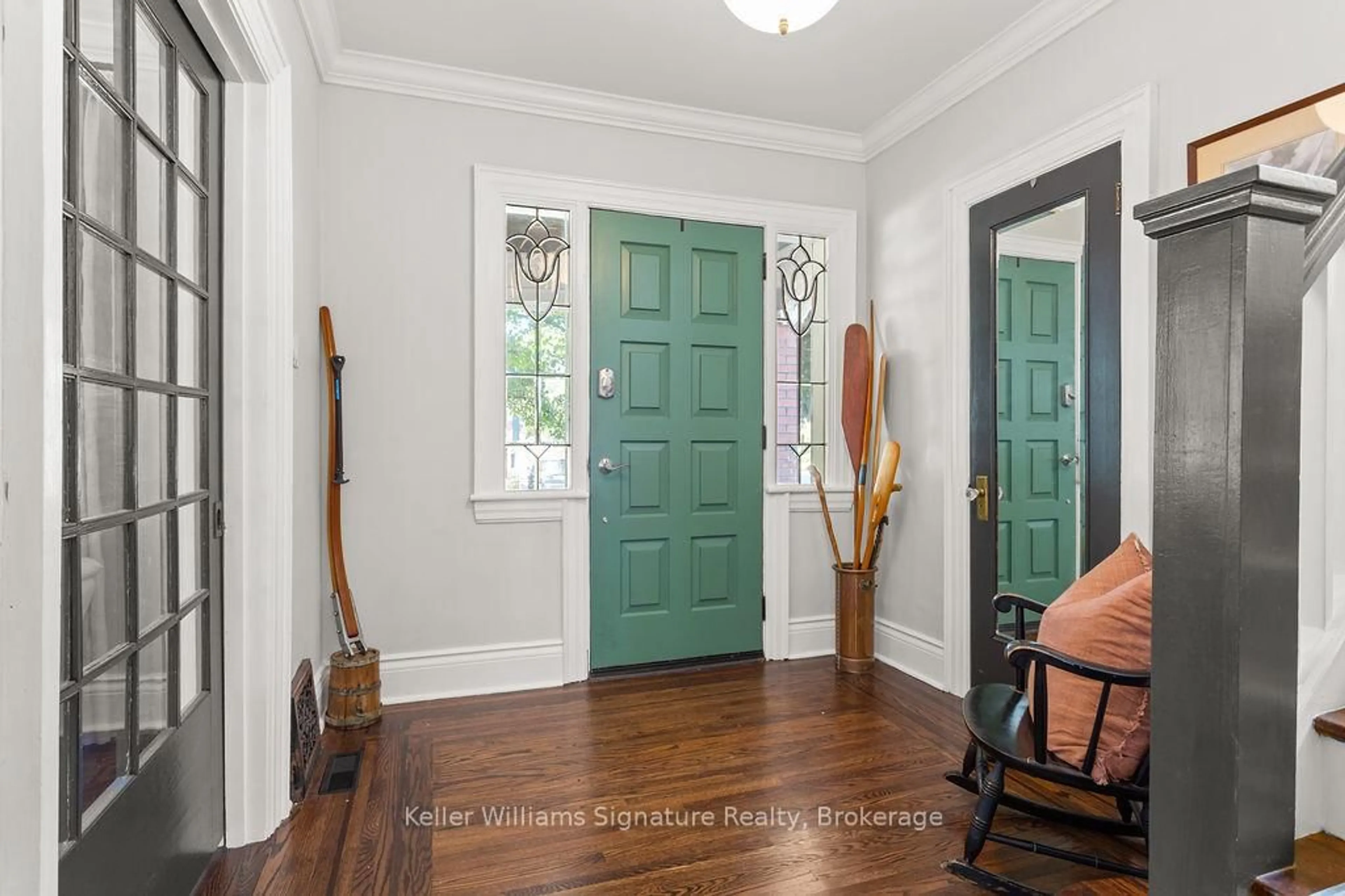 Indoor entryway for 89 Kensington Ave, Hamilton Ontario L8M 3H1