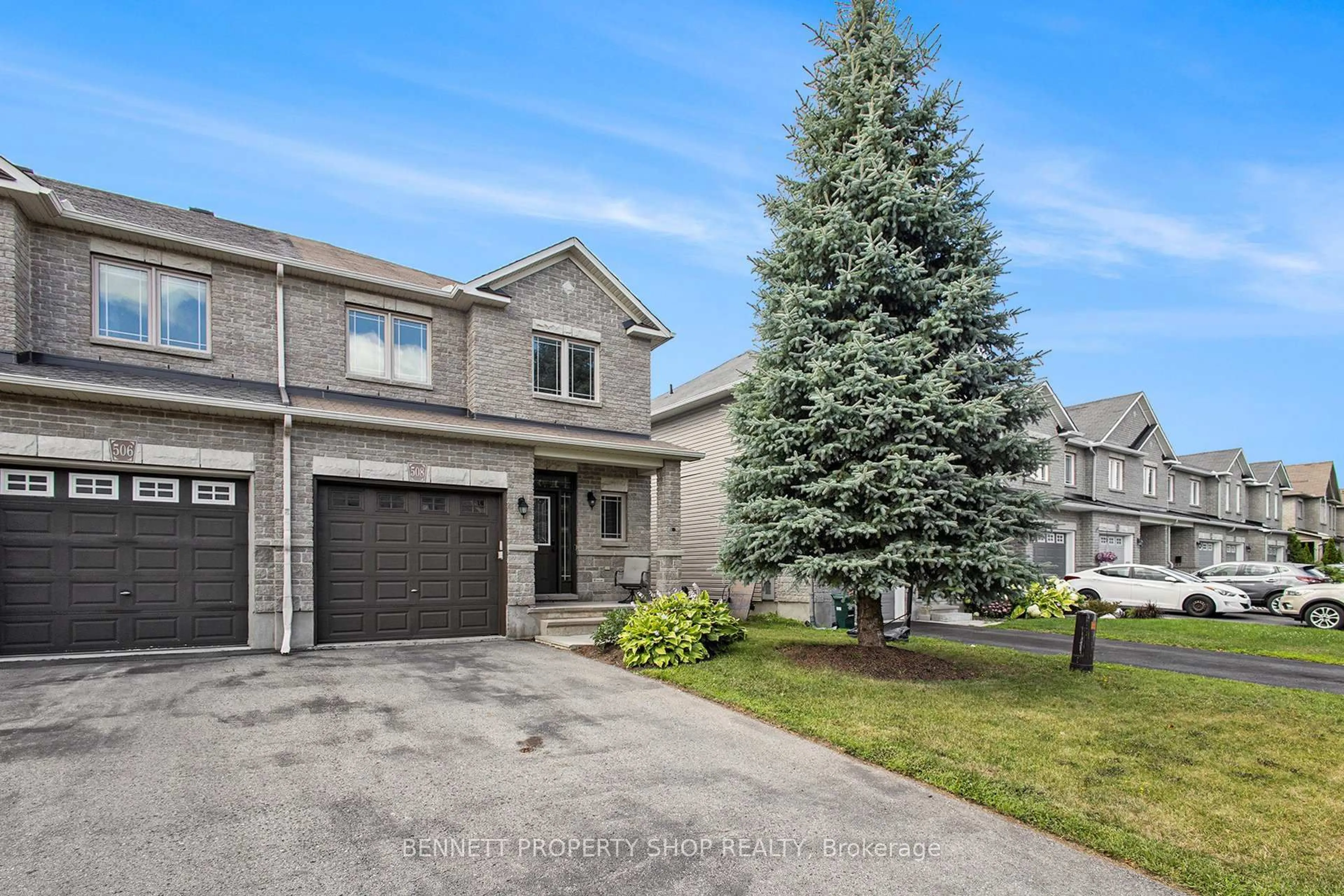 A pic from outside/outdoor area/front of a property/back of a property/a pic from drone, street for 508 Pepperville Cres, Ottawa Ontario K2M 0E3