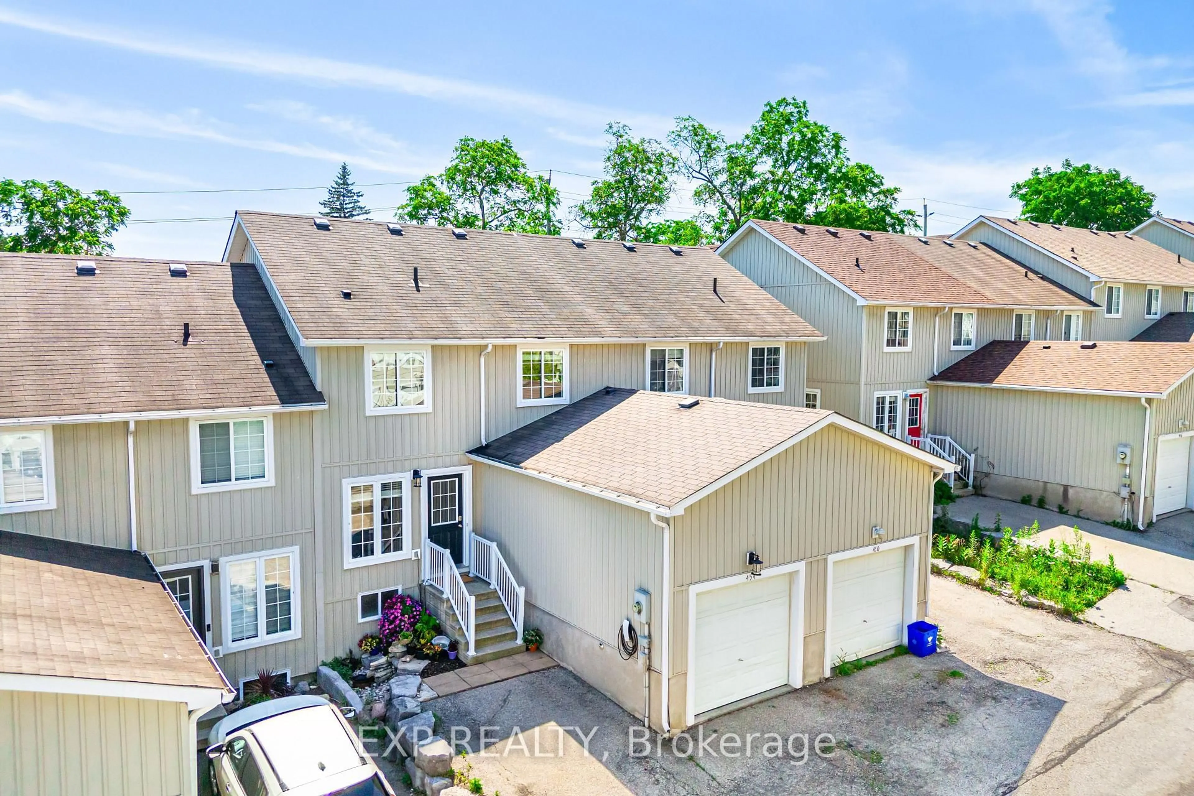 A pic from outside/outdoor area/front of a property/back of a property/a pic from drone, street for 454 Isaac Lane, Guelph/Eramosa Ontario N0B 2K0