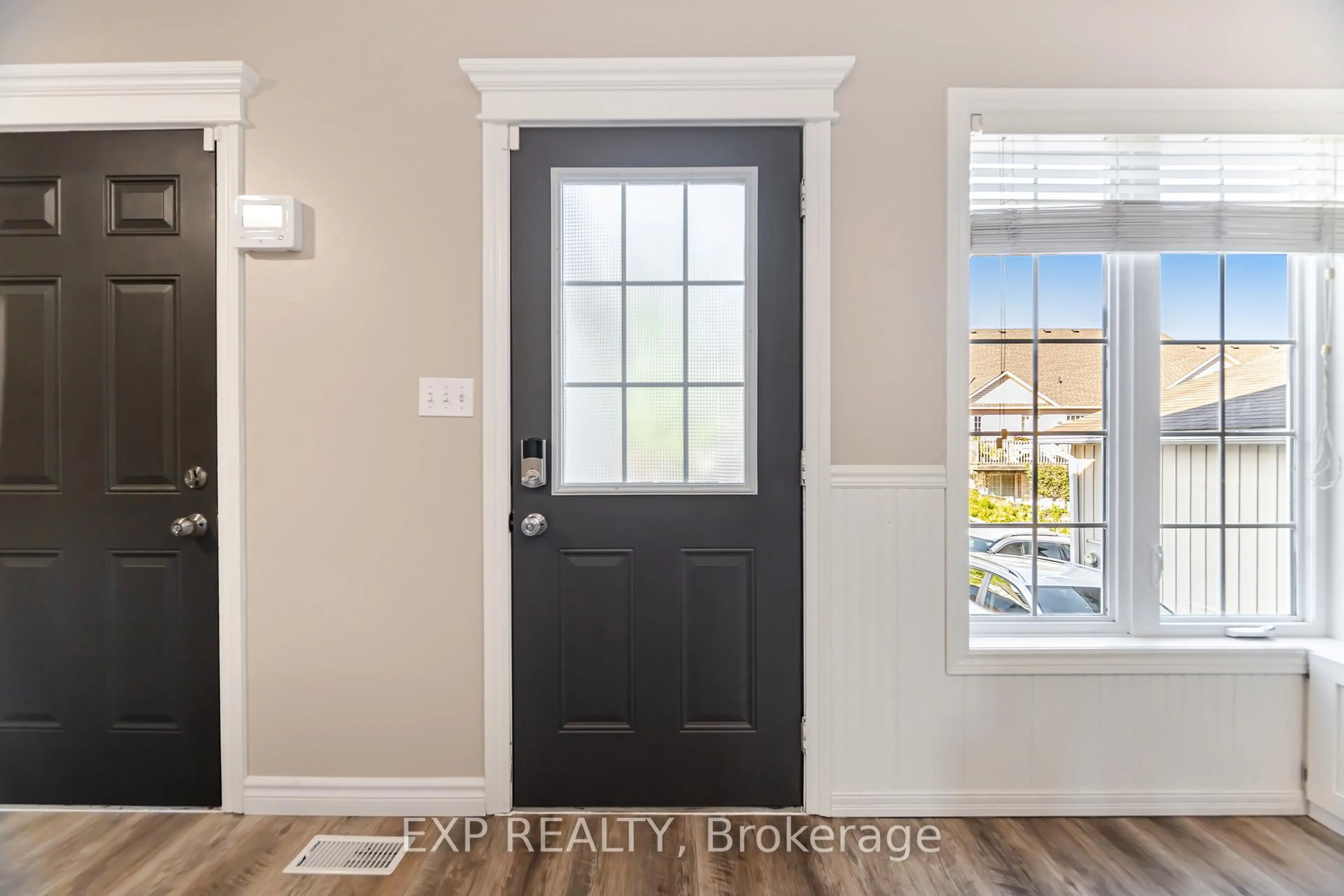 Indoor entryway for 454 Isaac Lane, Guelph/Eramosa Ontario N0B 2K0