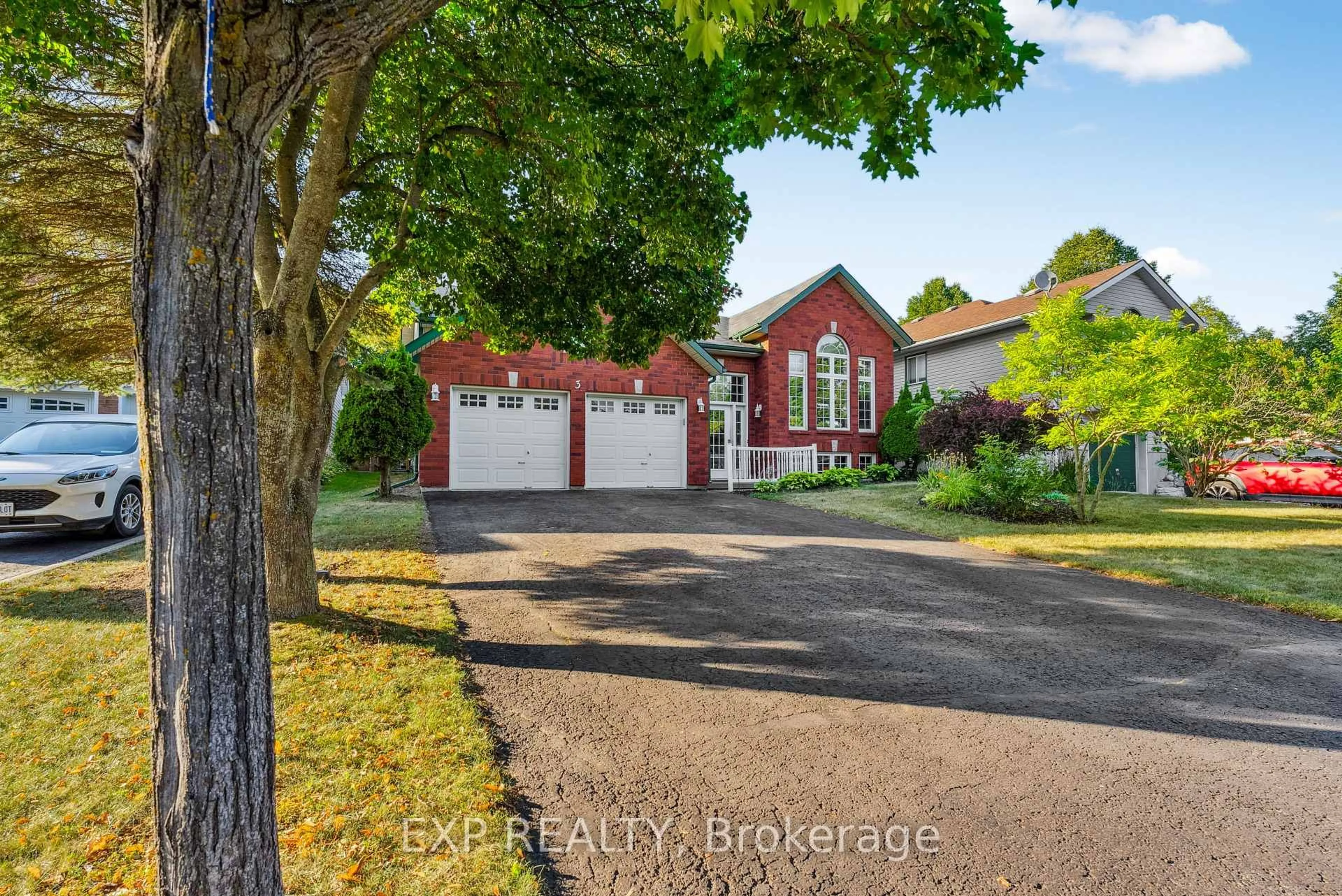 A pic from outside/outdoor area/front of a property/back of a property/a pic from drone, street for 3 Bayshore Dr, Bath Ontario K0H 1G0
