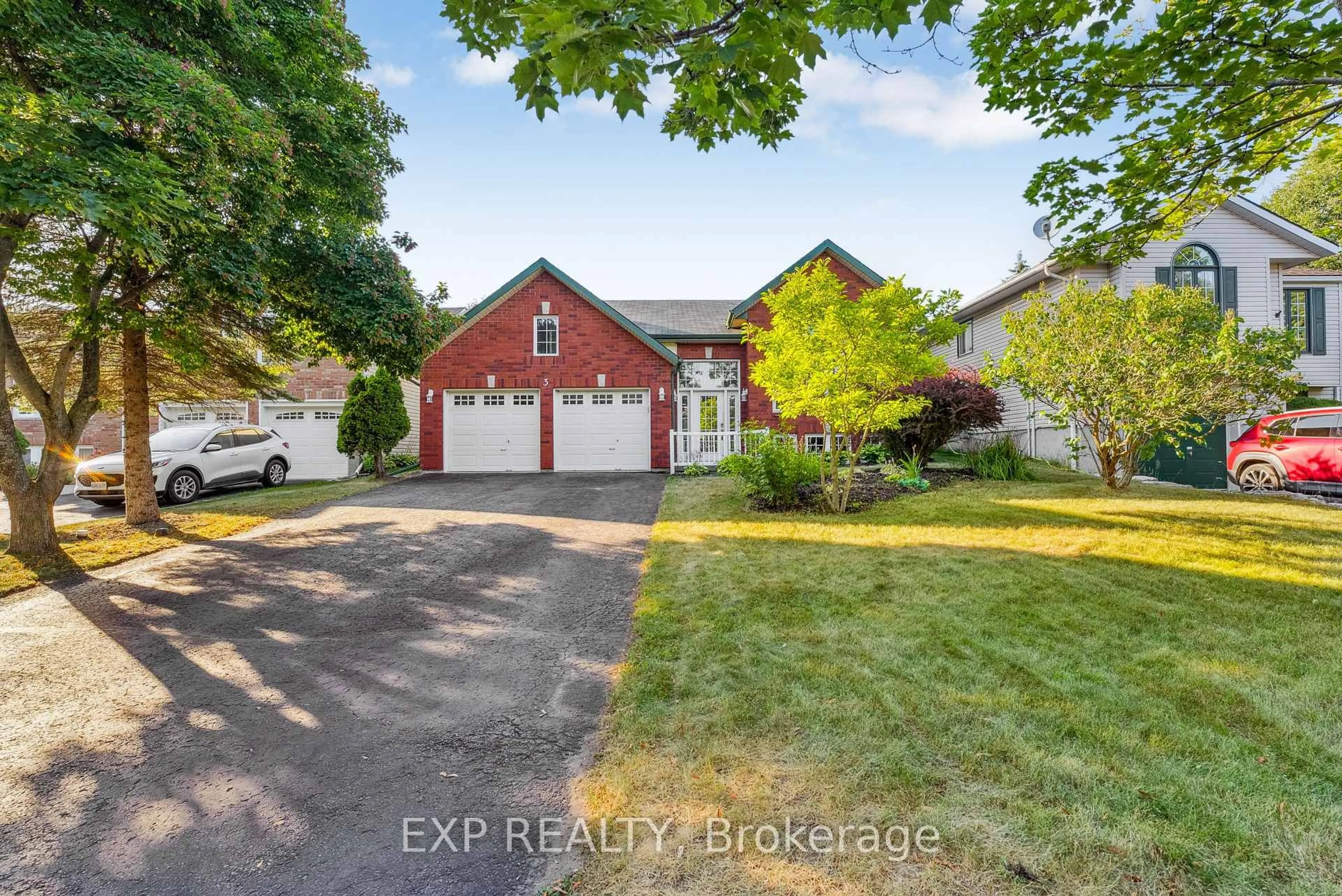 A pic from outside/outdoor area/front of a property/back of a property/a pic from drone, street for 3 Bayshore Dr, Bath Ontario K0H 1G0