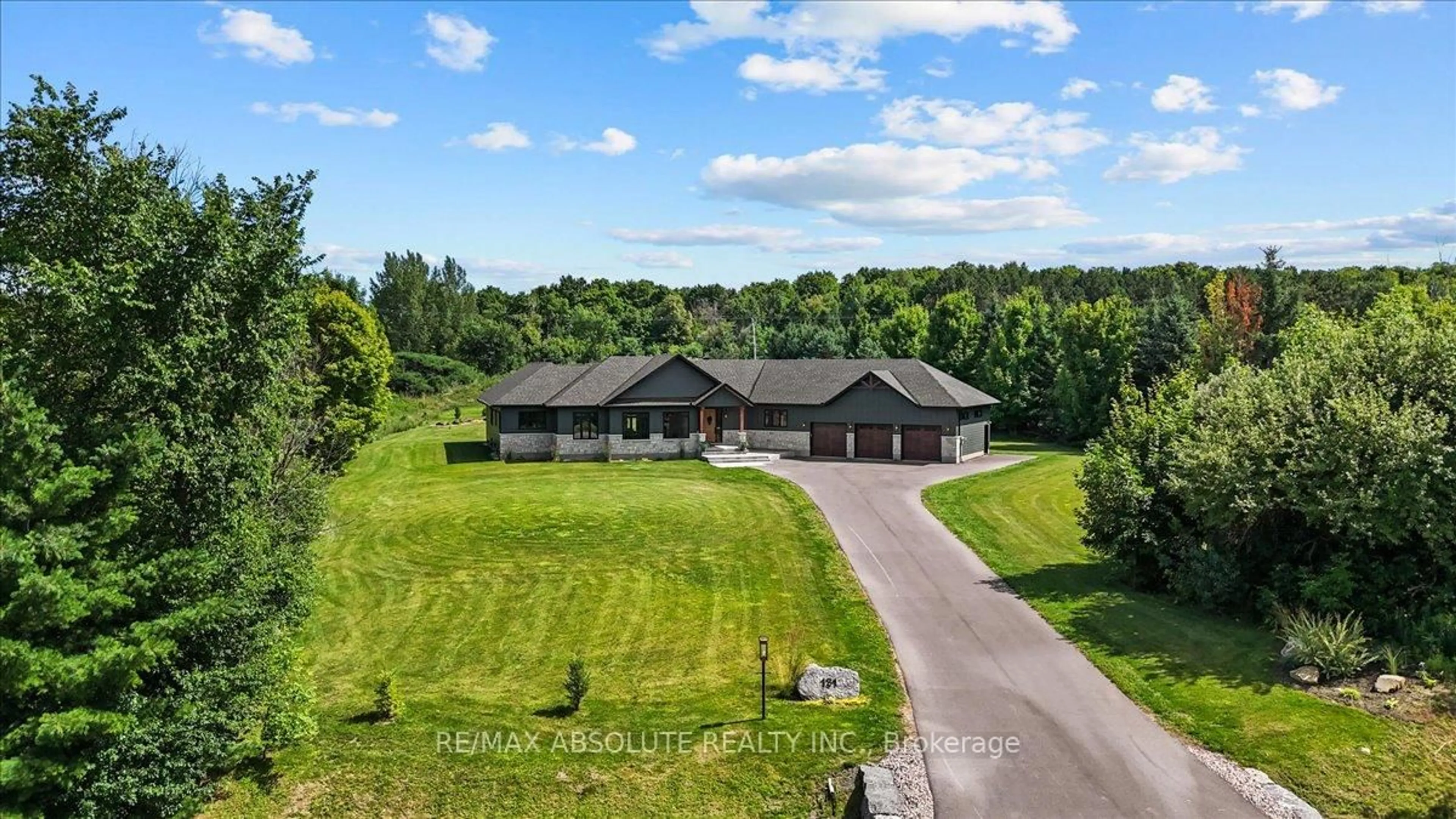 A pic from outside/outdoor area/front of a property/back of a property/a pic from drone, water/lake/river/ocean view for 131 Beach Hts, Ottawa Ontario K2W 1G7