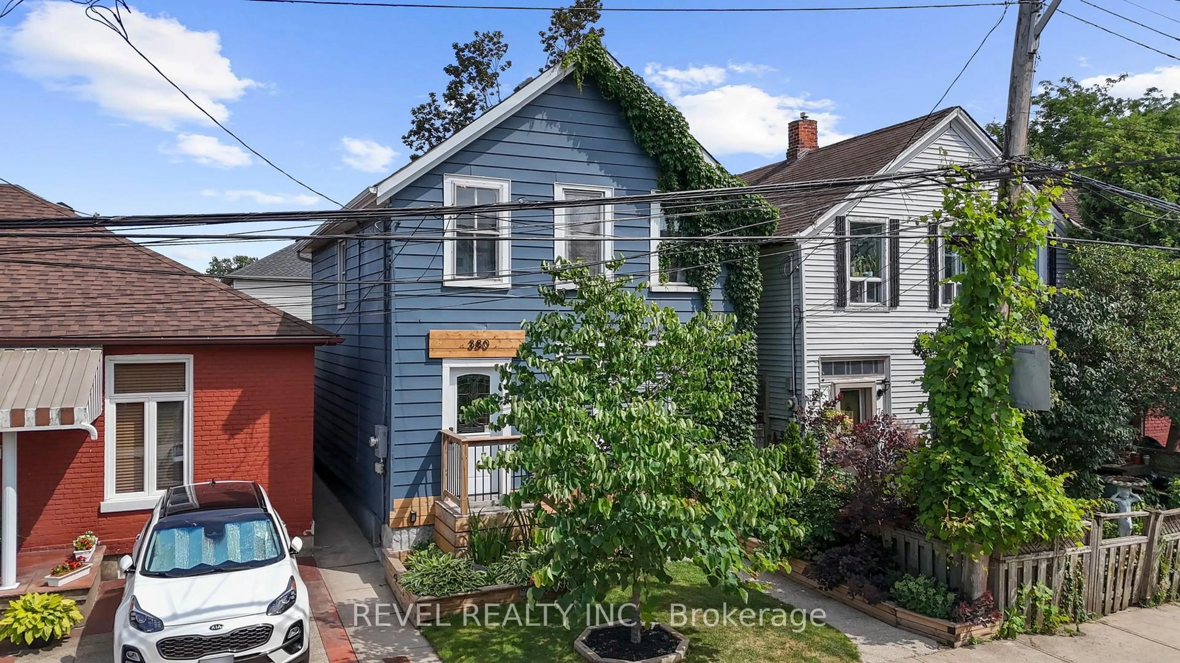 A pic from outside/outdoor area/front of a property/back of a property/a pic from drone, street for 380 Macnab St, Hamilton Ontario L8L 1L1