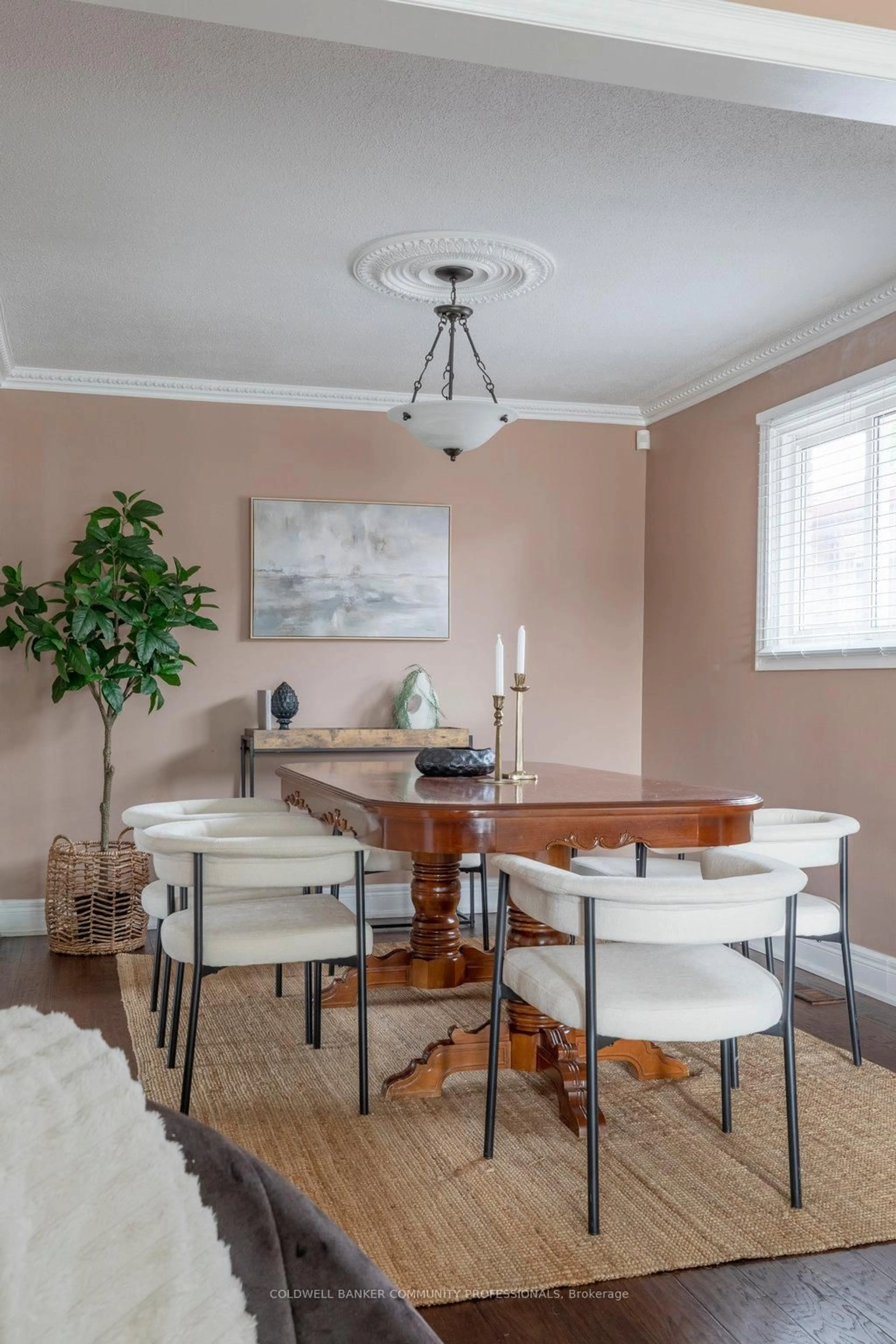 Dining room, unknown for 8 Colgate Crt, Hamilton Ontario L9C 6Z6