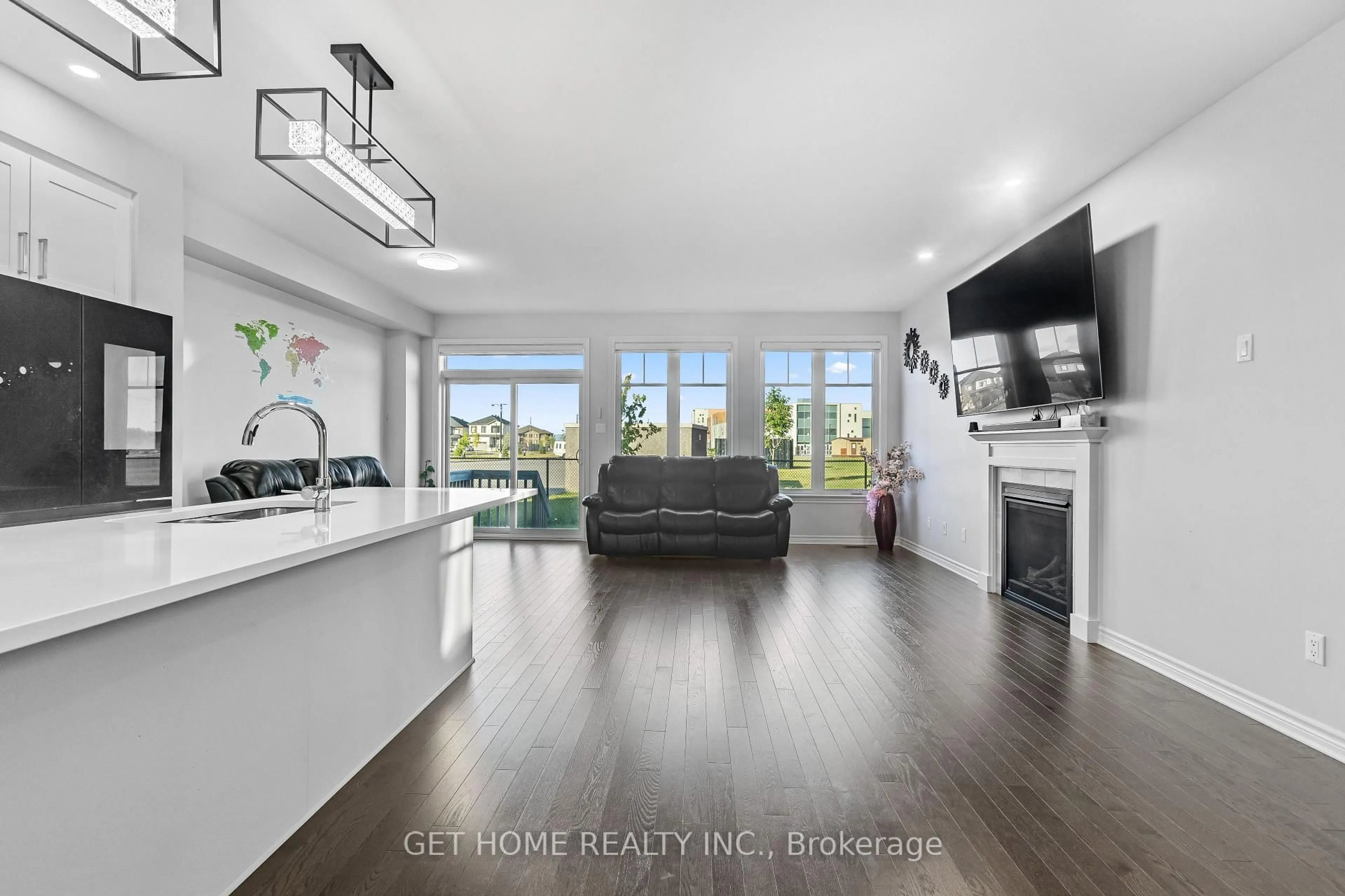 Open concept kitchen, unknown for 213 Finsbury Ave, Ottawa Ontario K2S 2P8