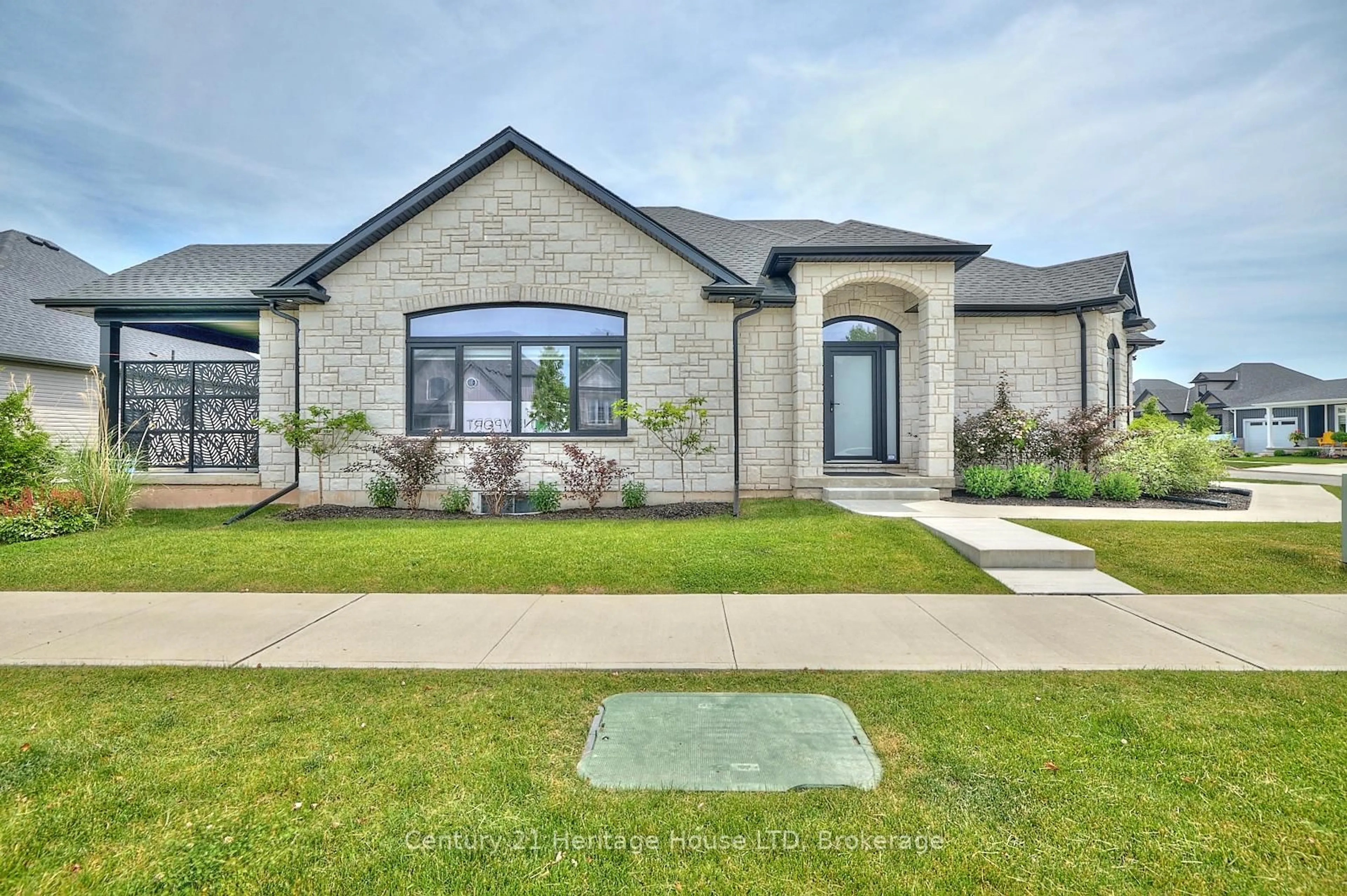 Home with brick exterior material, street for 4242 VILLAGE CREEK Dr, Fort Erie Ontario L0S 1S0