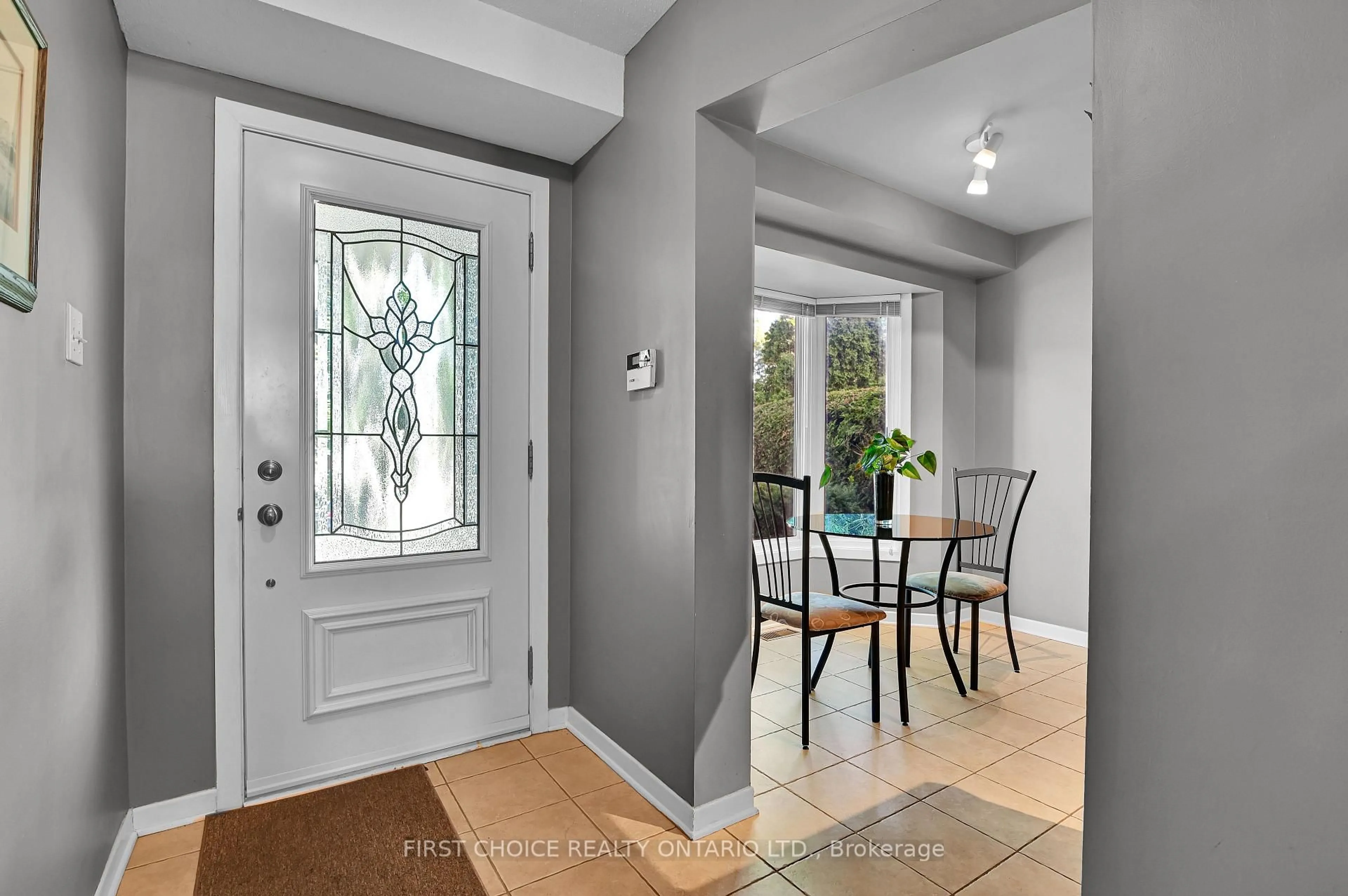 Indoor entryway for 1631 Wainfleet St, Orleans Ontario K1C 3G3