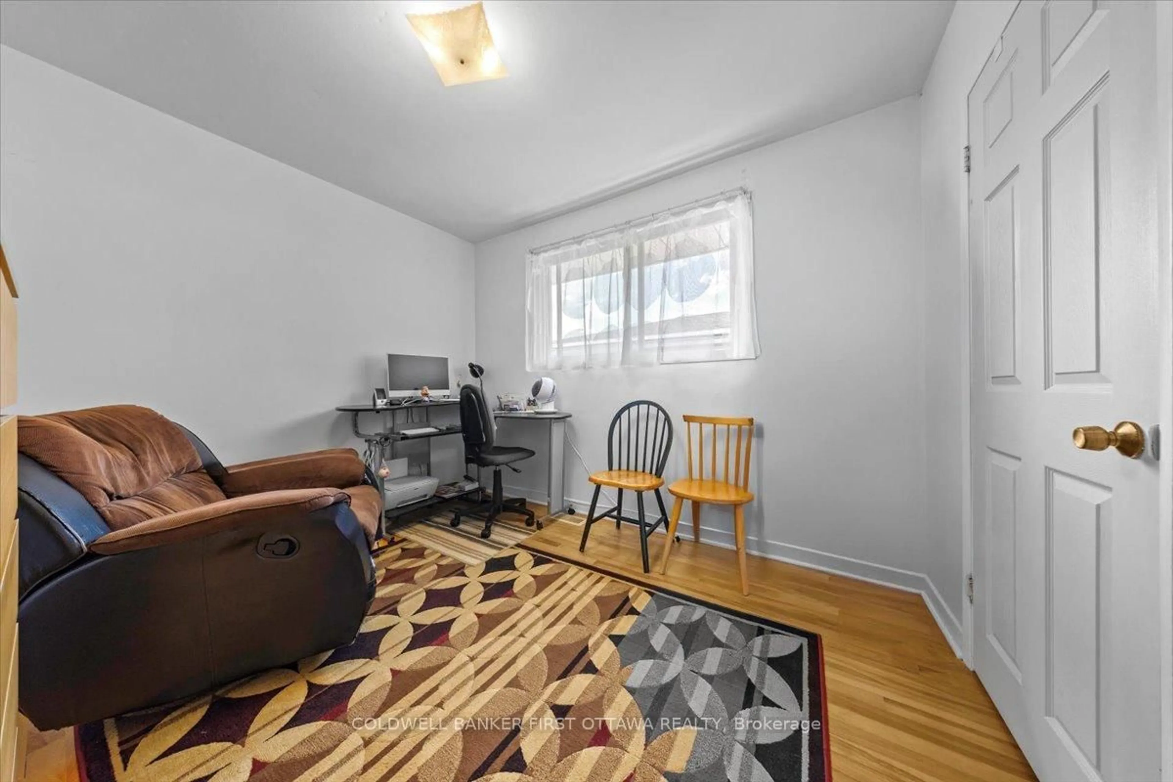 A pic of a room for 902 Watson St, Ottawa Ontario K2B 6B9