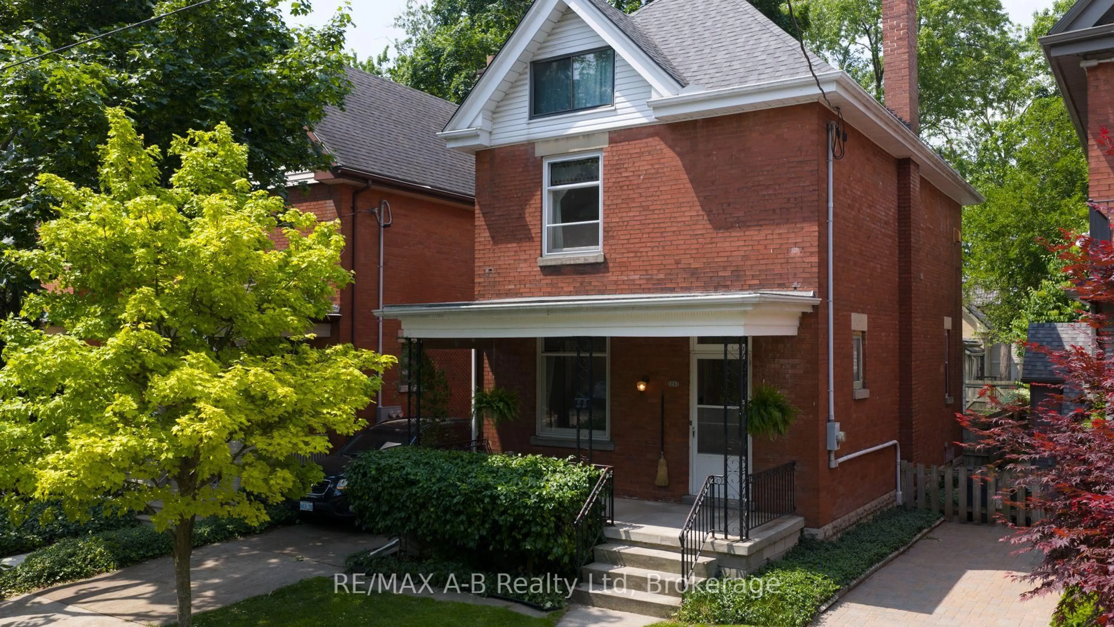 Home with brick exterior material, street for 25 Yale St, London East Ontario N6A 3Y3