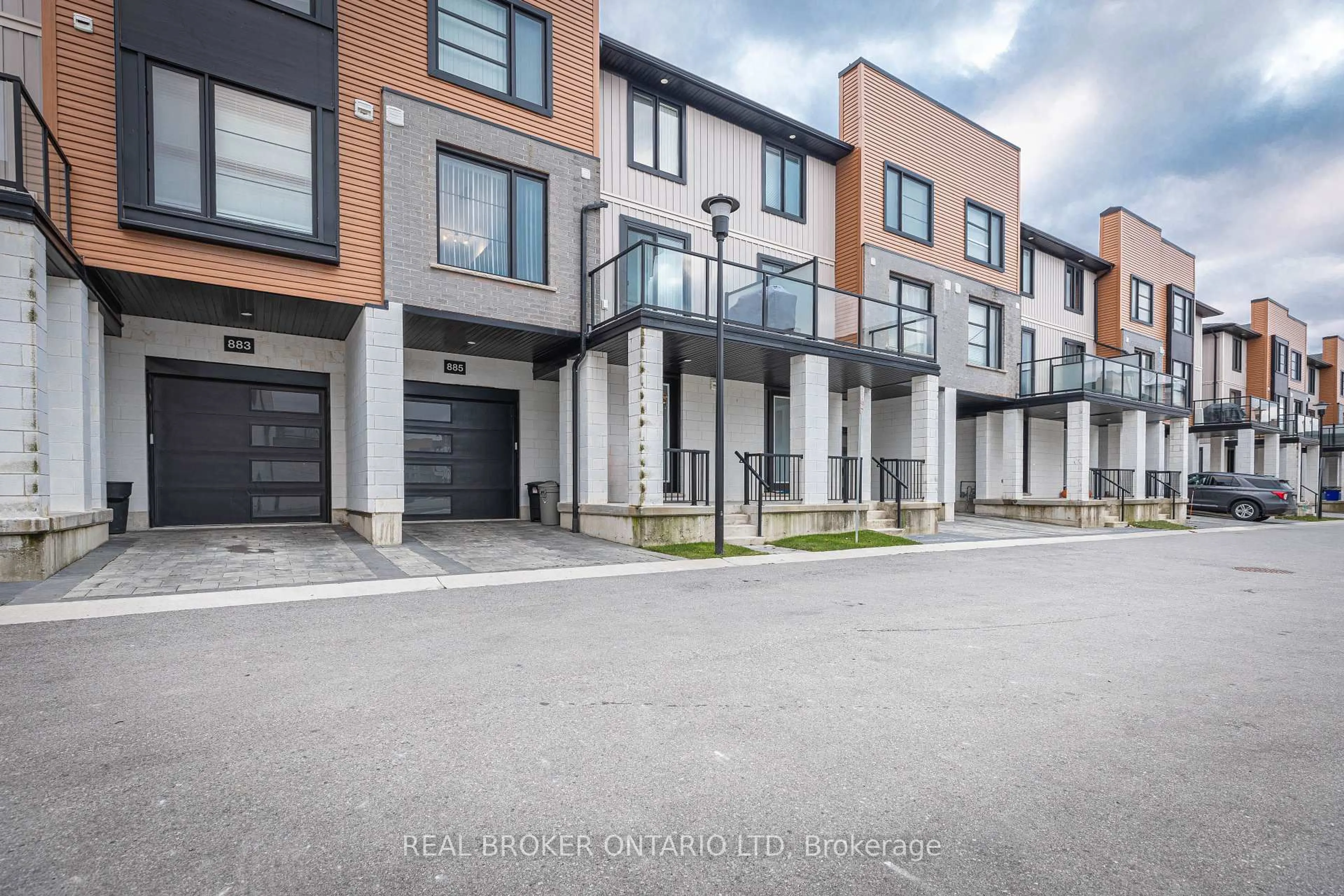Unknown for 885 Sarnia Rd, London North Ontario N6H 0J7
