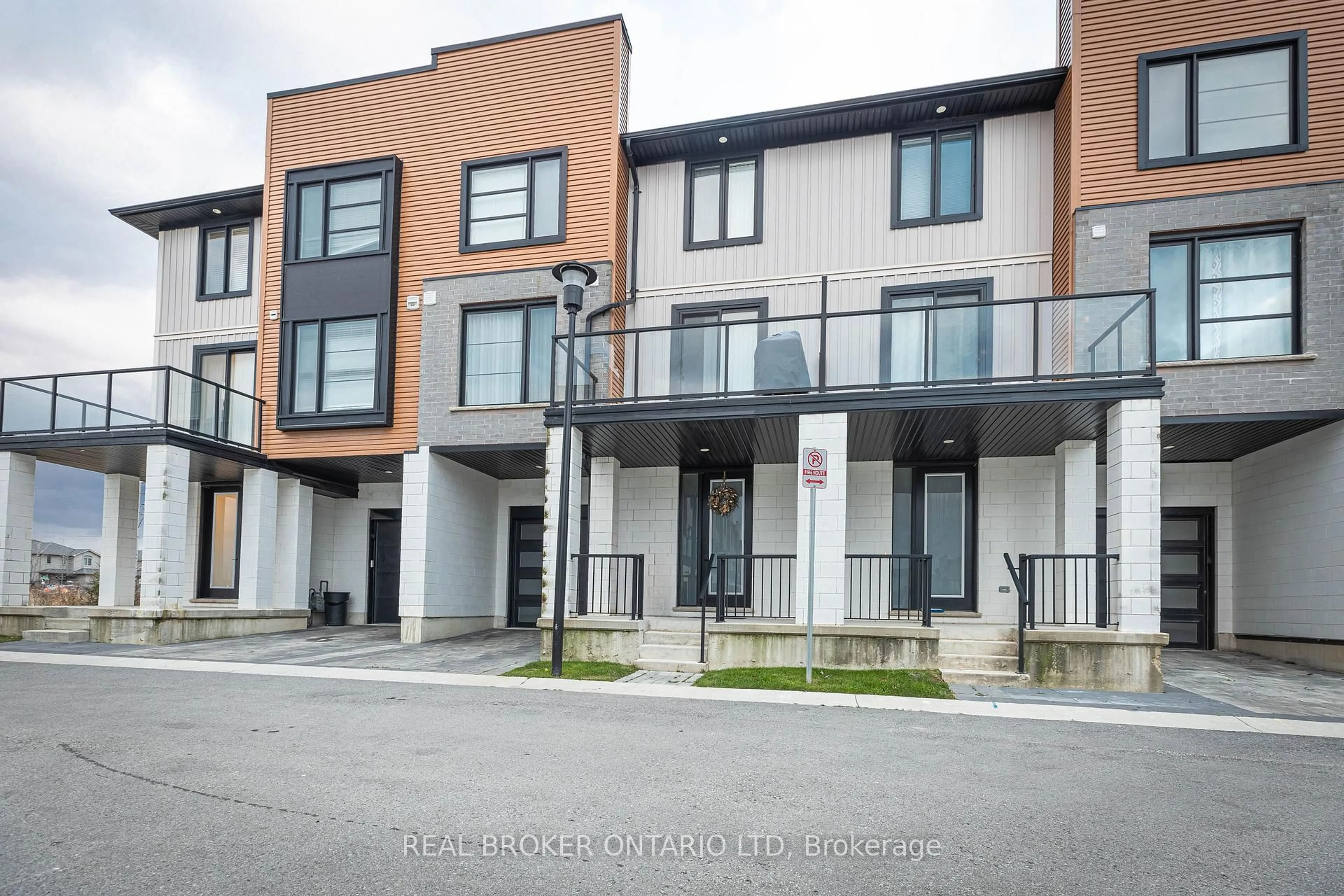 Unknown for 885 Sarnia Rd, London North Ontario N6H 0J7