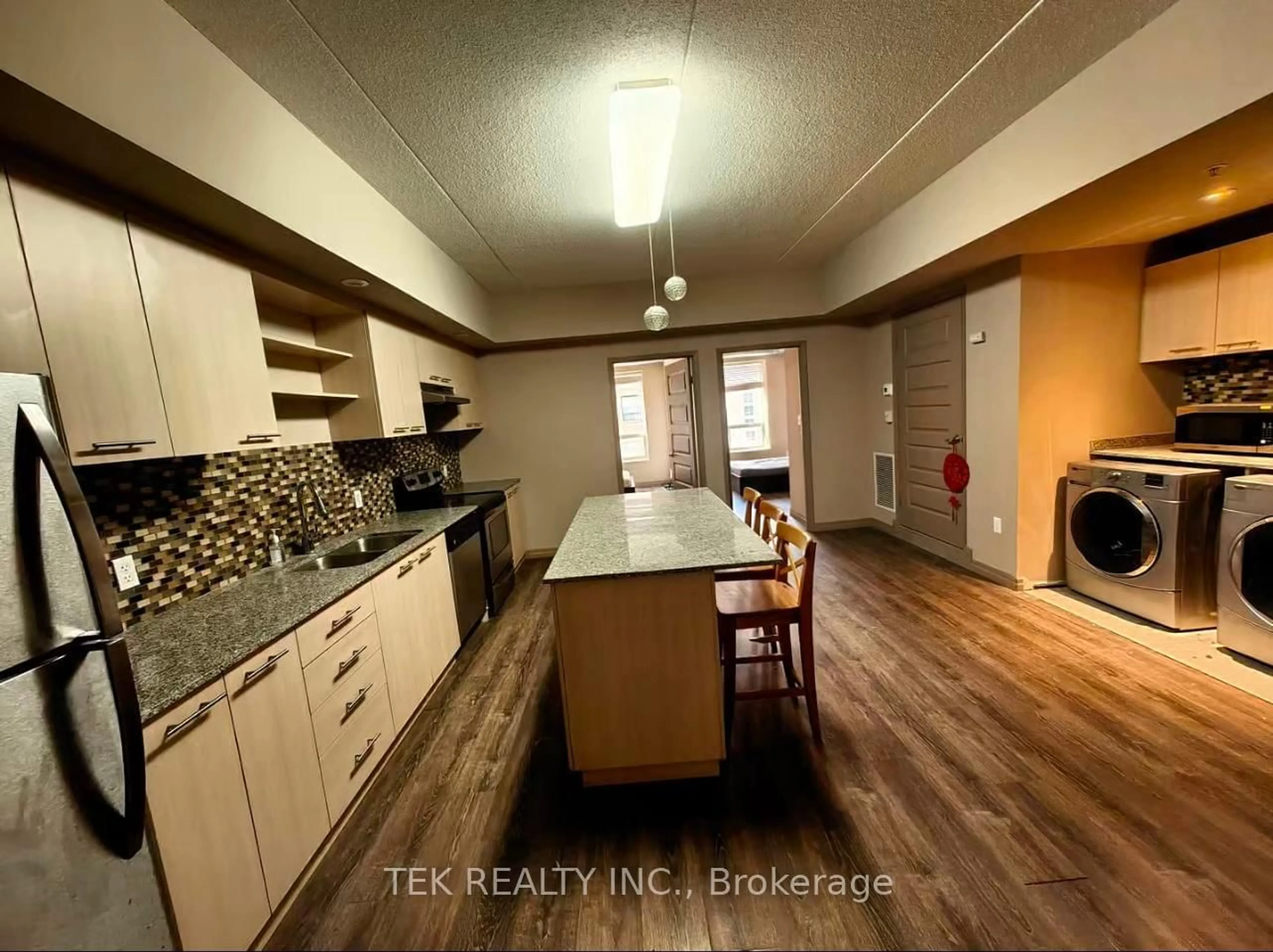 Unknown for 8 Hickory St #802, Waterloo Ontario N2L 3H6