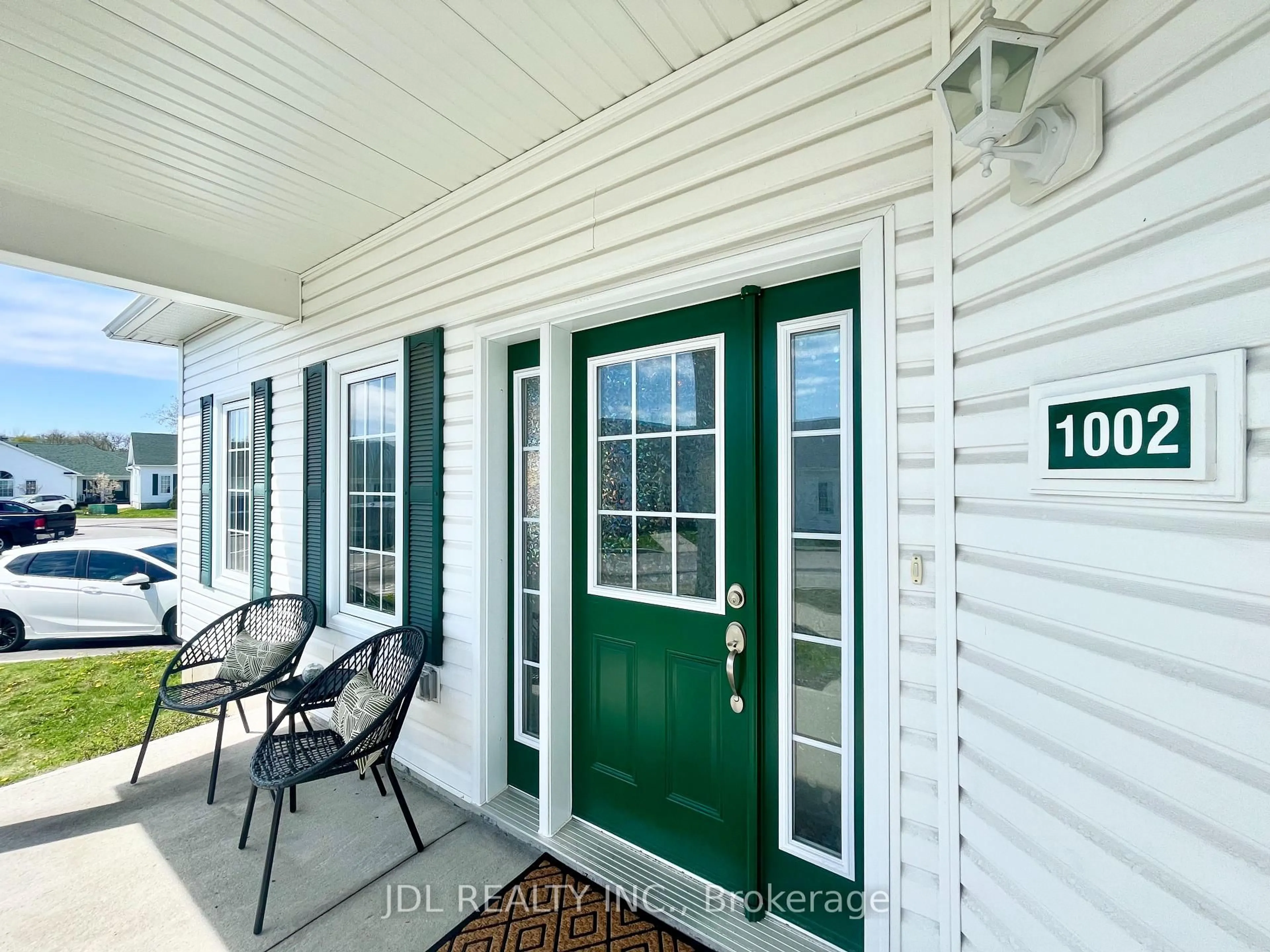 Indoor entryway for 300 Croft St #1002, Port Hope Ontario L1A 0E1