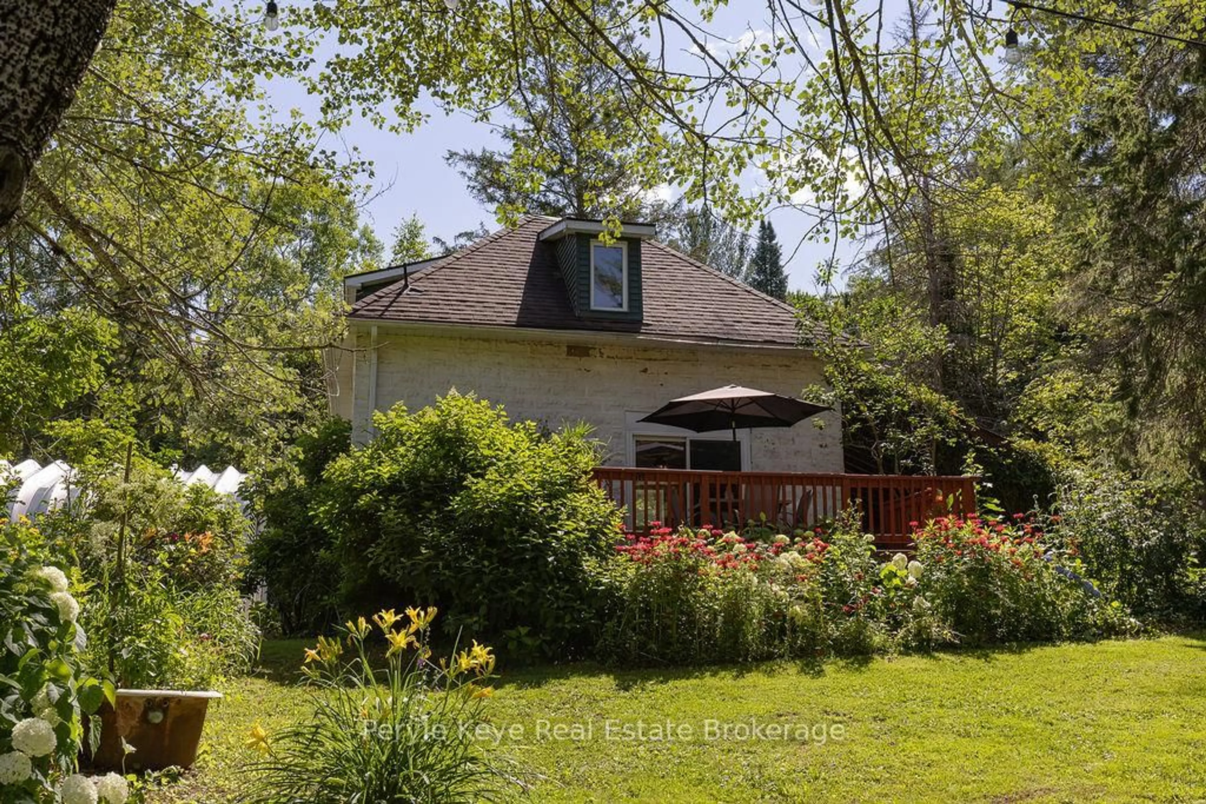 Patio, unknown for 2322 Old Muskoka Rd, Huntsville Ontario P0B 1M0