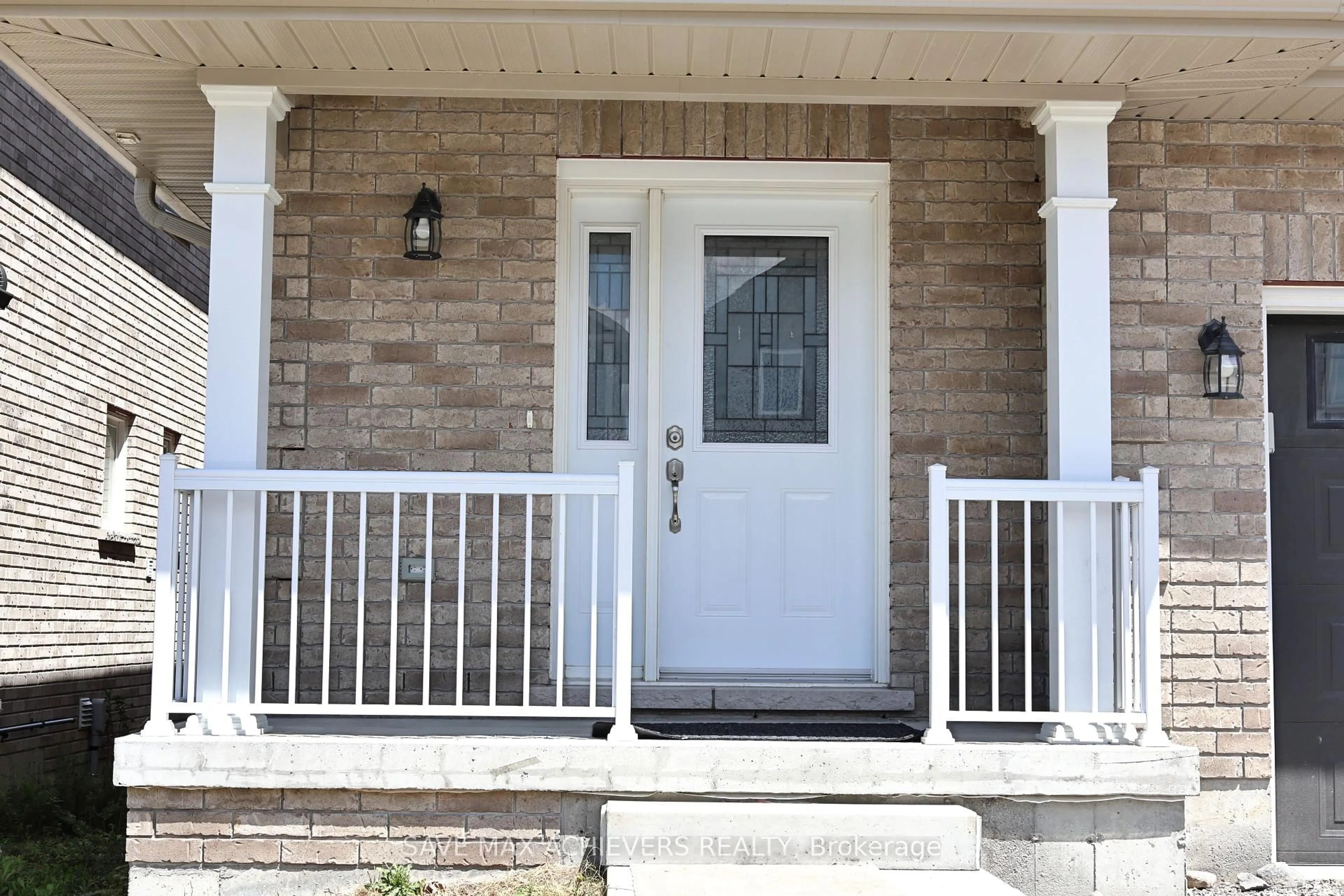 Indoor entryway for 314 Mullighan Gdns, Peterborough North Ontario K9K 0H2