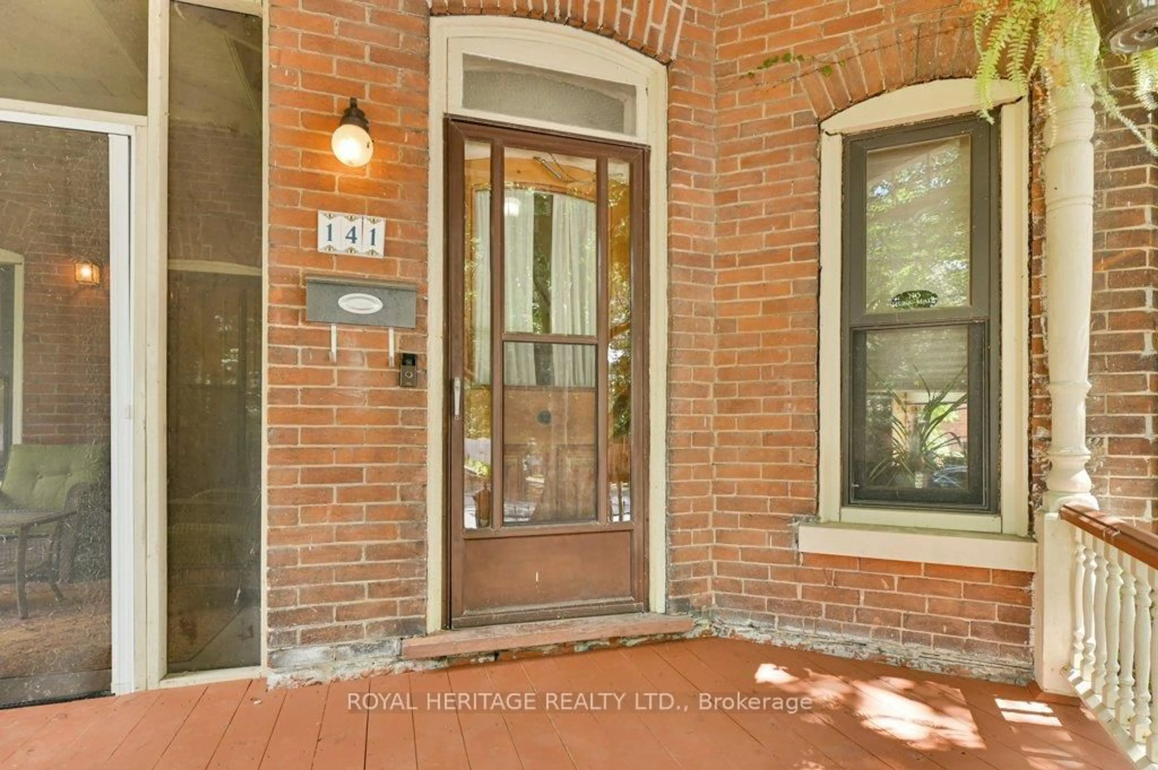 Indoor entryway for 141 Foster Ave, Belleville Ontario K8N 3P8