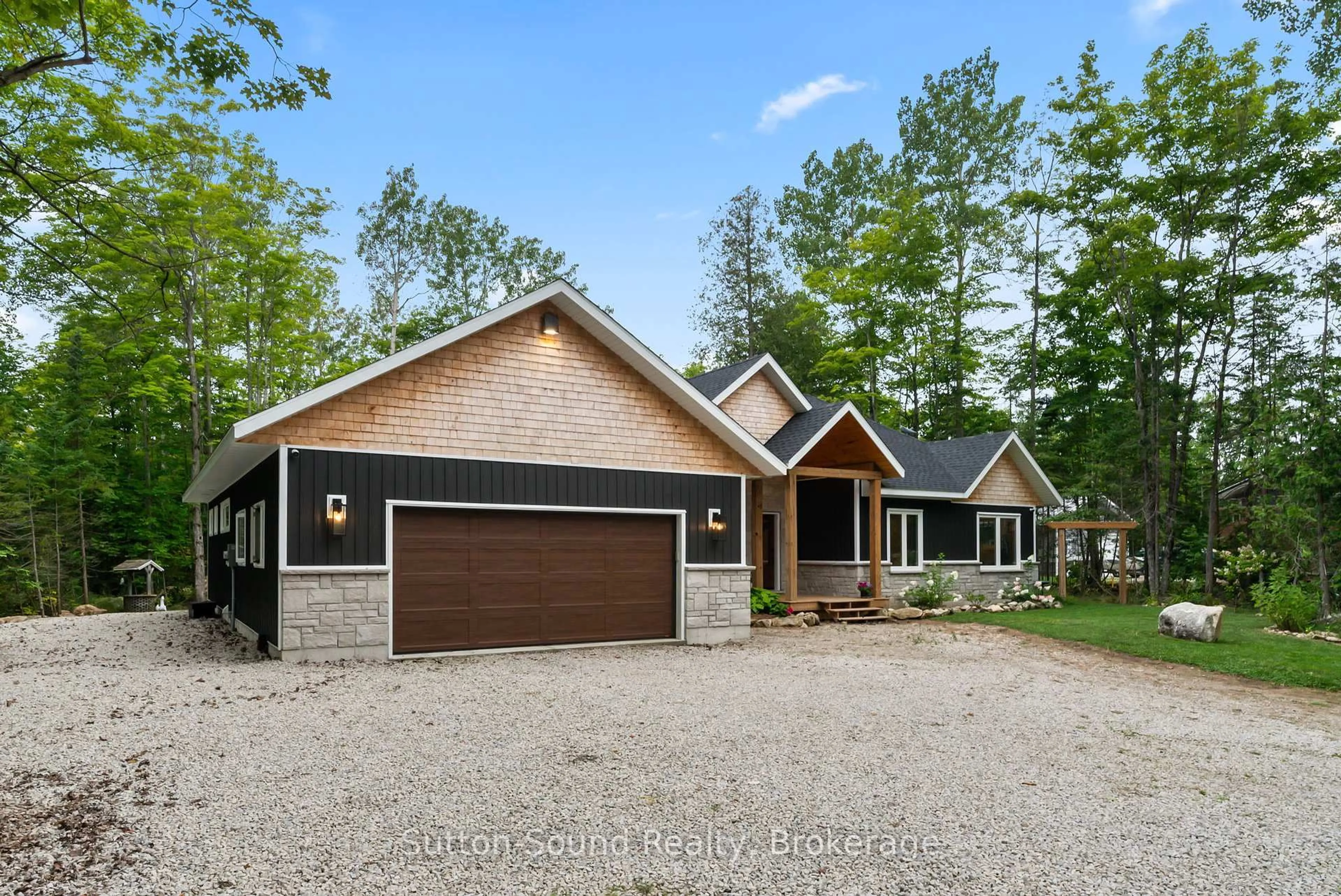 Home with brick exterior material, unknown for 668 Bruce Road 9 Rd, South Bruce Peninsula Ontario N0H 2T0