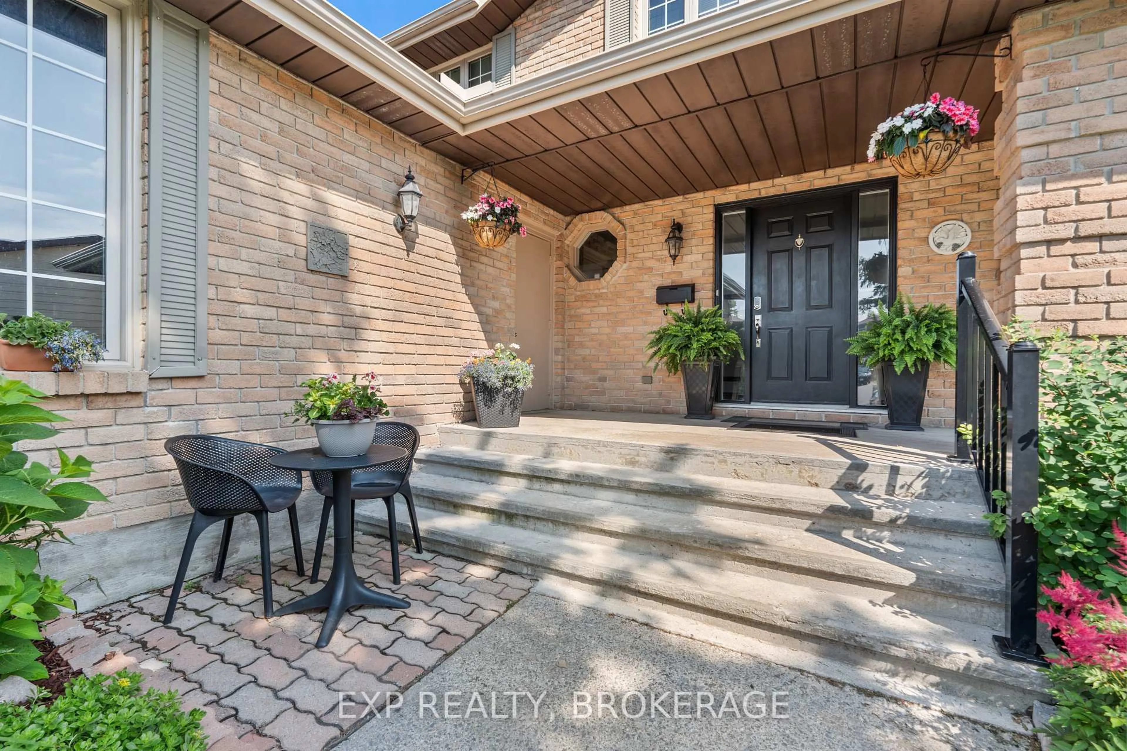 Indoor entryway for 564 BRAESIDE Cres, Kingston Ontario K7P 1G8