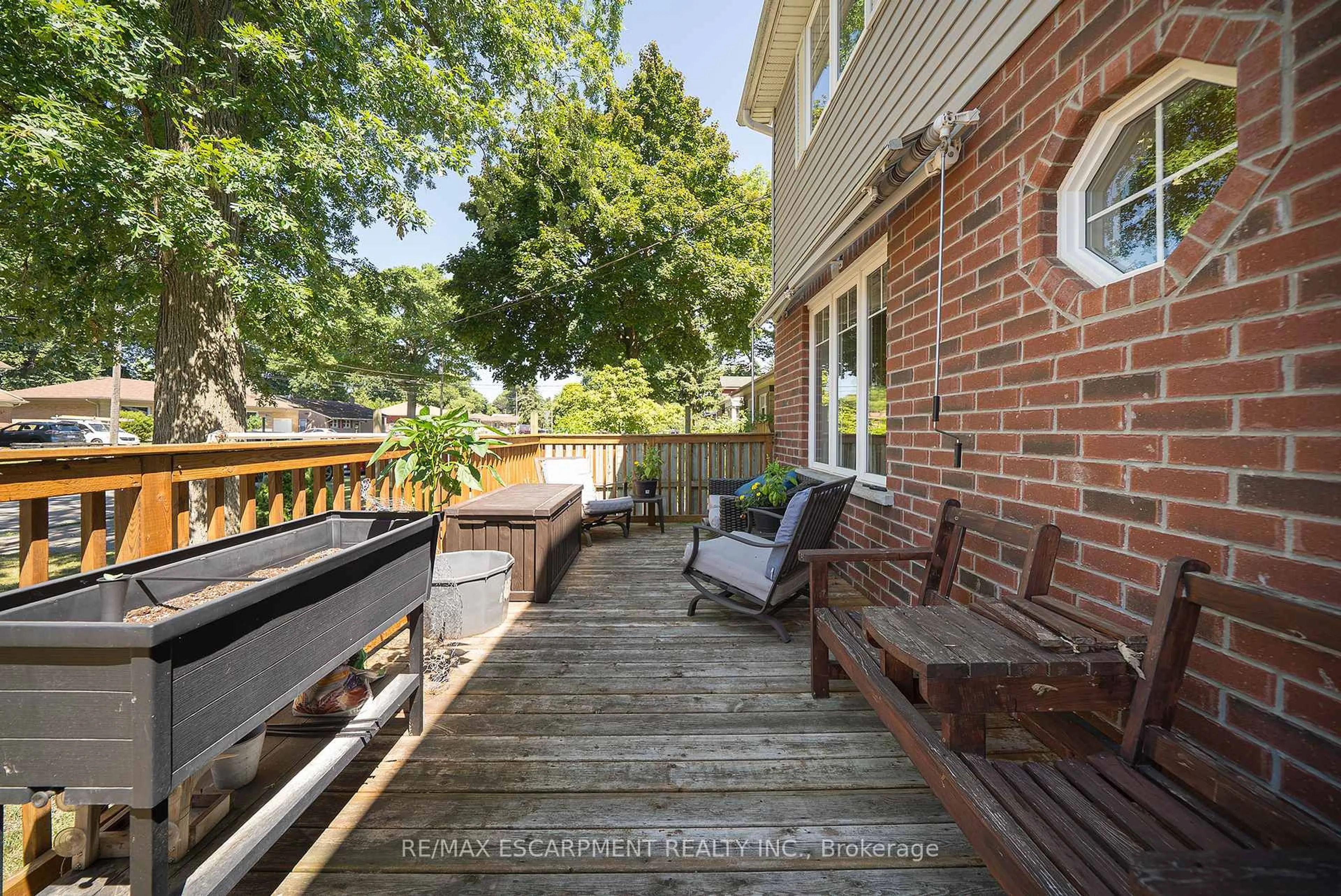 Patio, water/lake/river/ocean view for 23 Park Rd, Brantford Ontario N3S 3G2