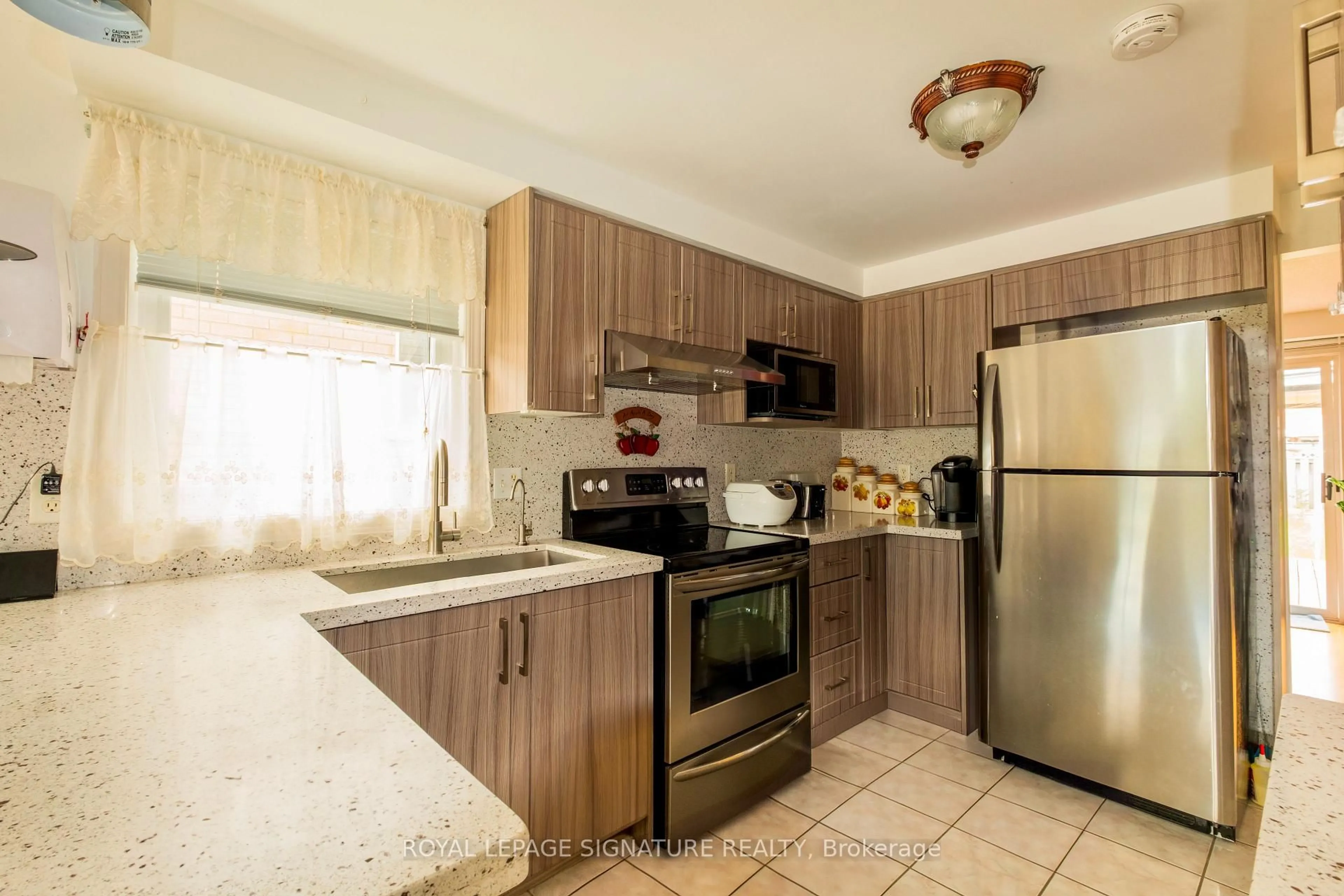 Standard kitchen, ceramic/tile floor for 57 Ryde Rd, Guelph Ontario N1K 1V5