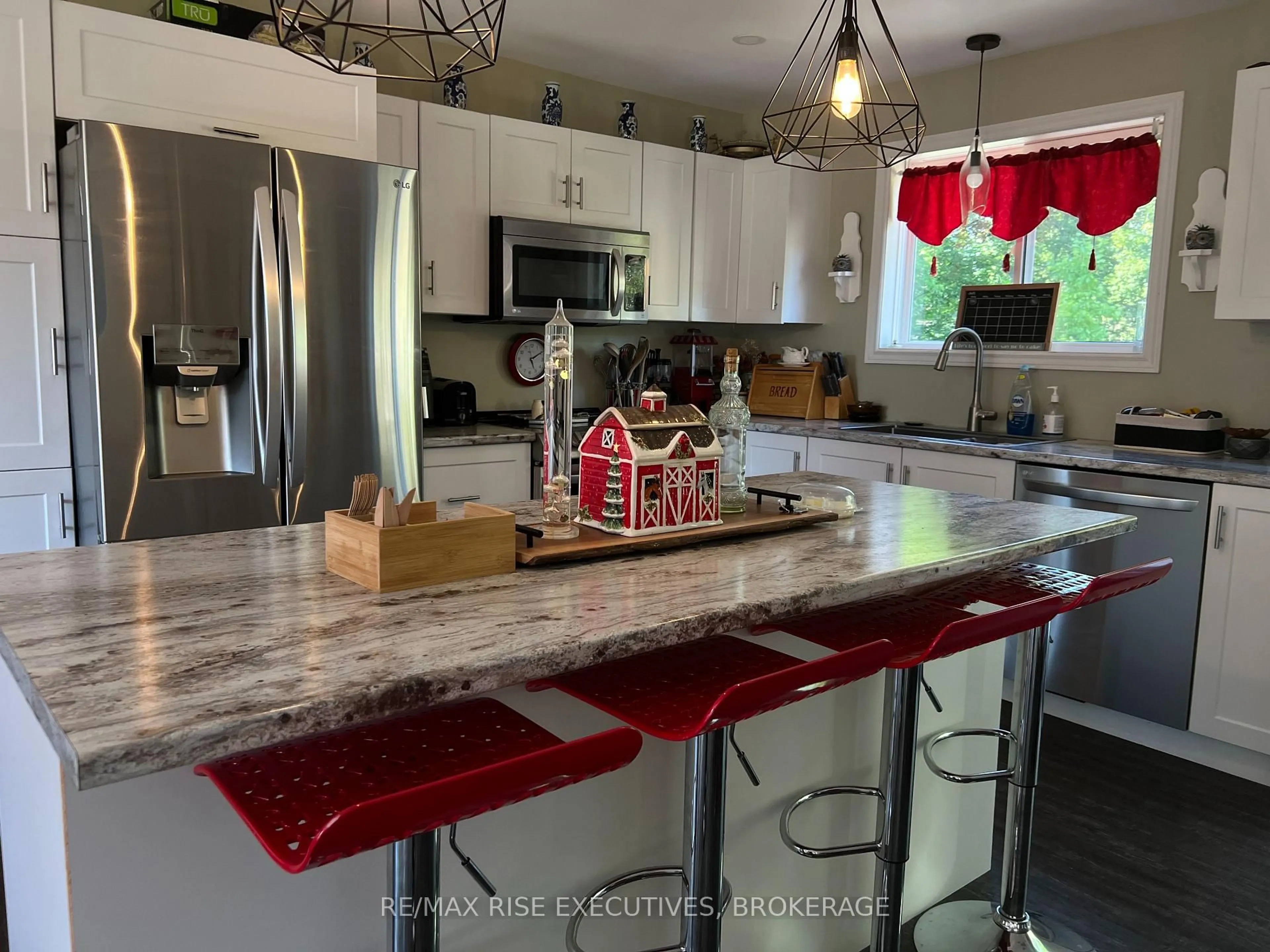 Open concept kitchen, unknown for 1002 School House Rd, Kemptville Ontario K0G 1J0