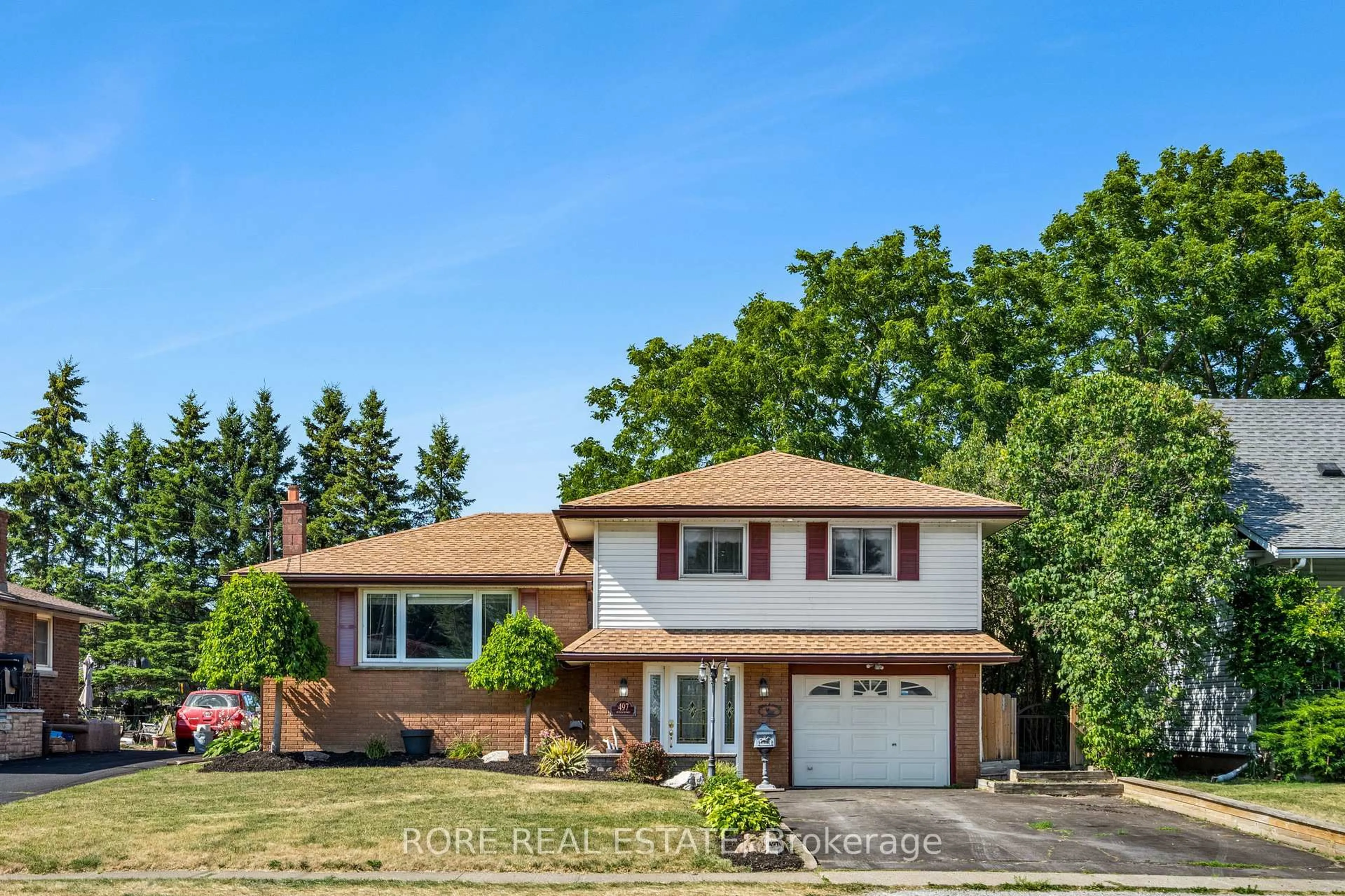Home with vinyl exterior material, street for 497 Clarence St, Port Colborne Ontario L3K 3H3