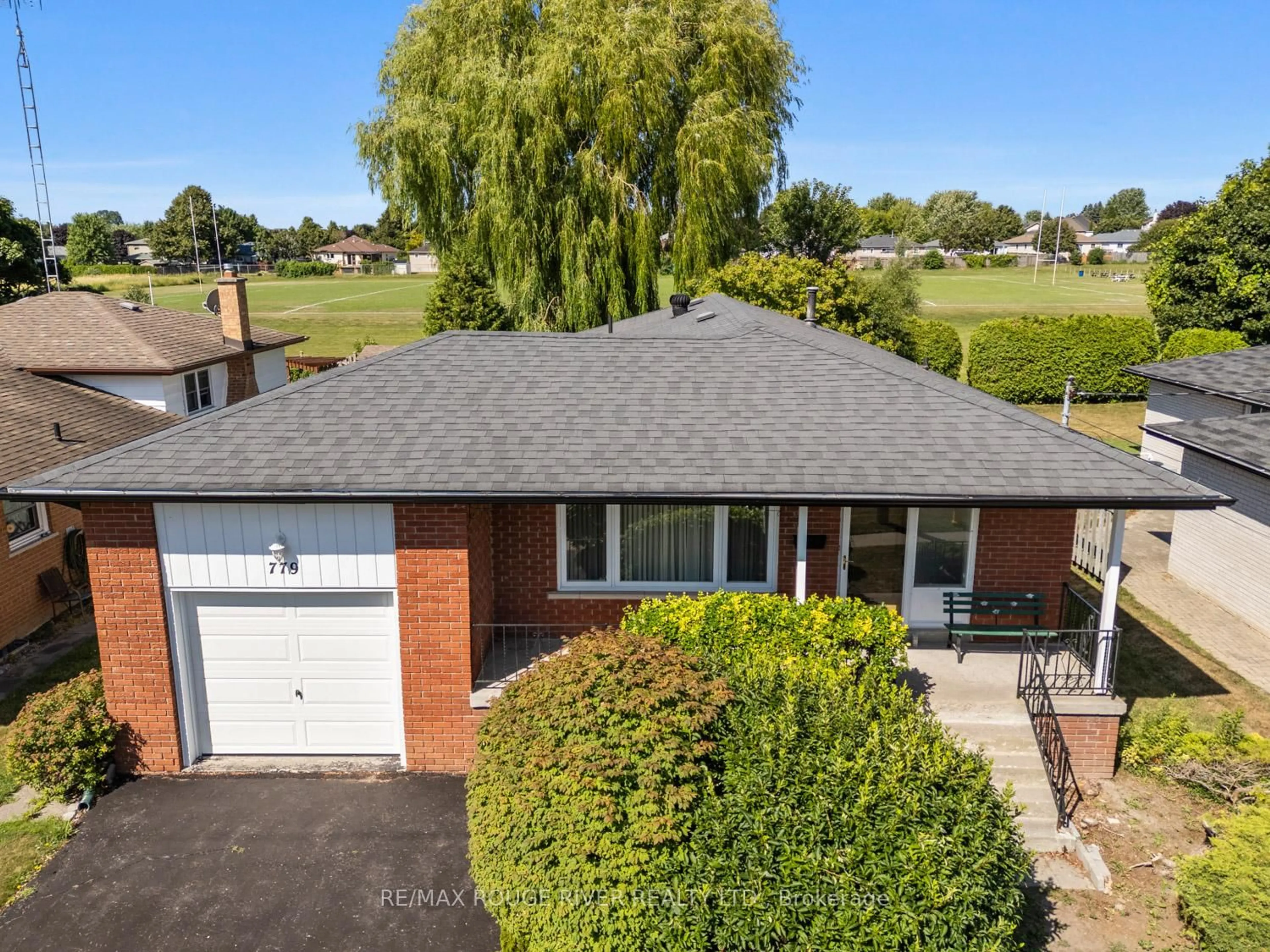 A pic from outside/outdoor area/front of a property/back of a property/a pic from drone, street for 779 Westwood Dr, Cobourg Ontario K9A 4W1