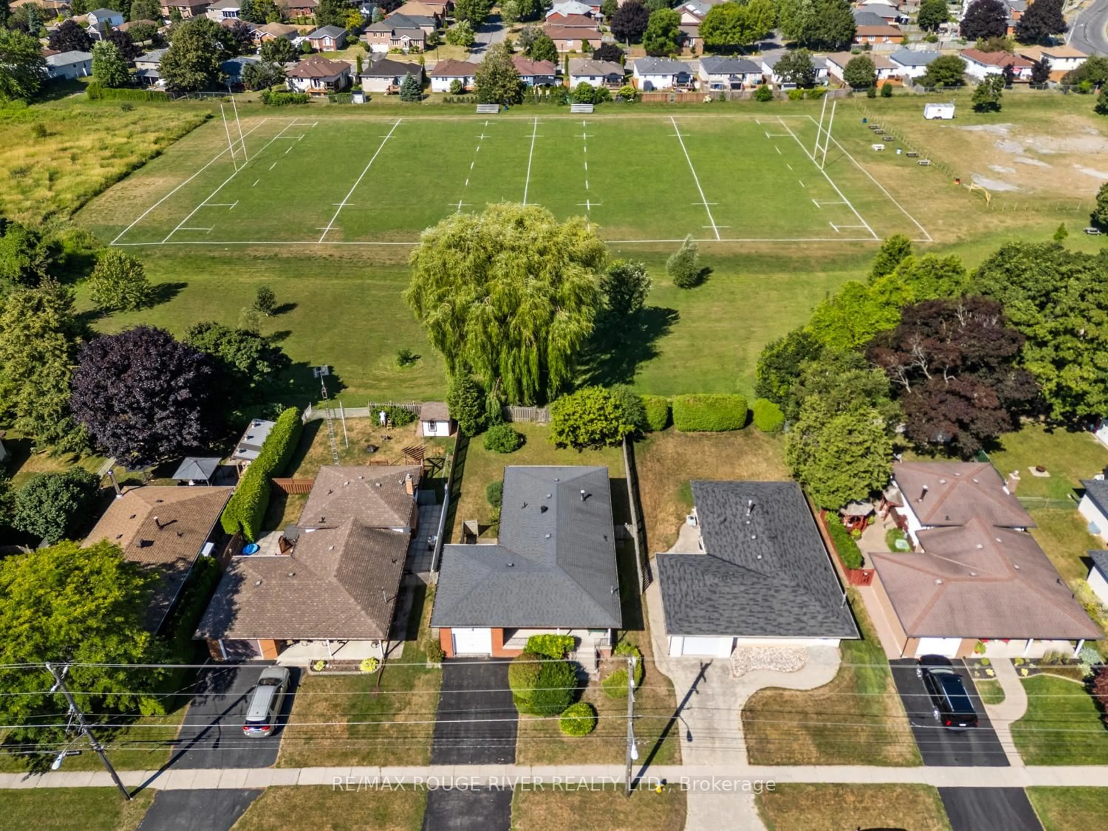 A pic from outside/outdoor area/front of a property/back of a property/a pic from drone, street for 779 Westwood Dr, Cobourg Ontario K9A 4W1