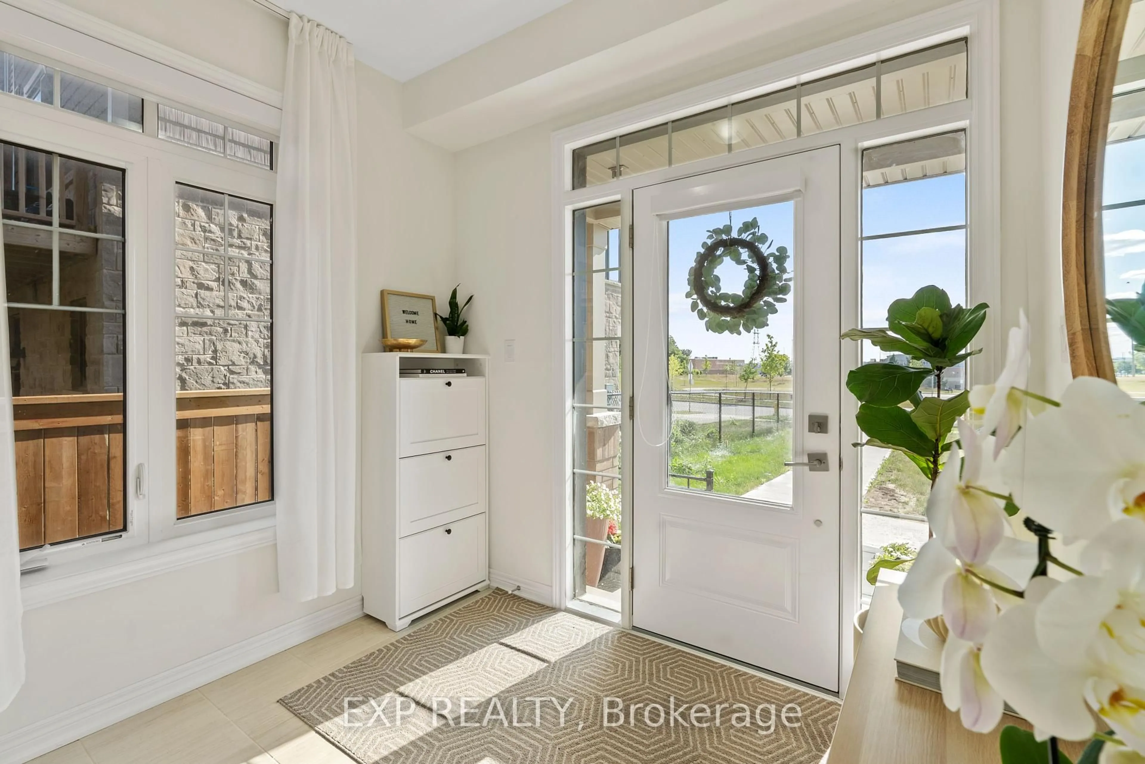 Indoor entryway for 10 Birmingham Dr #18, Cambridge Ontario N1R 0C6