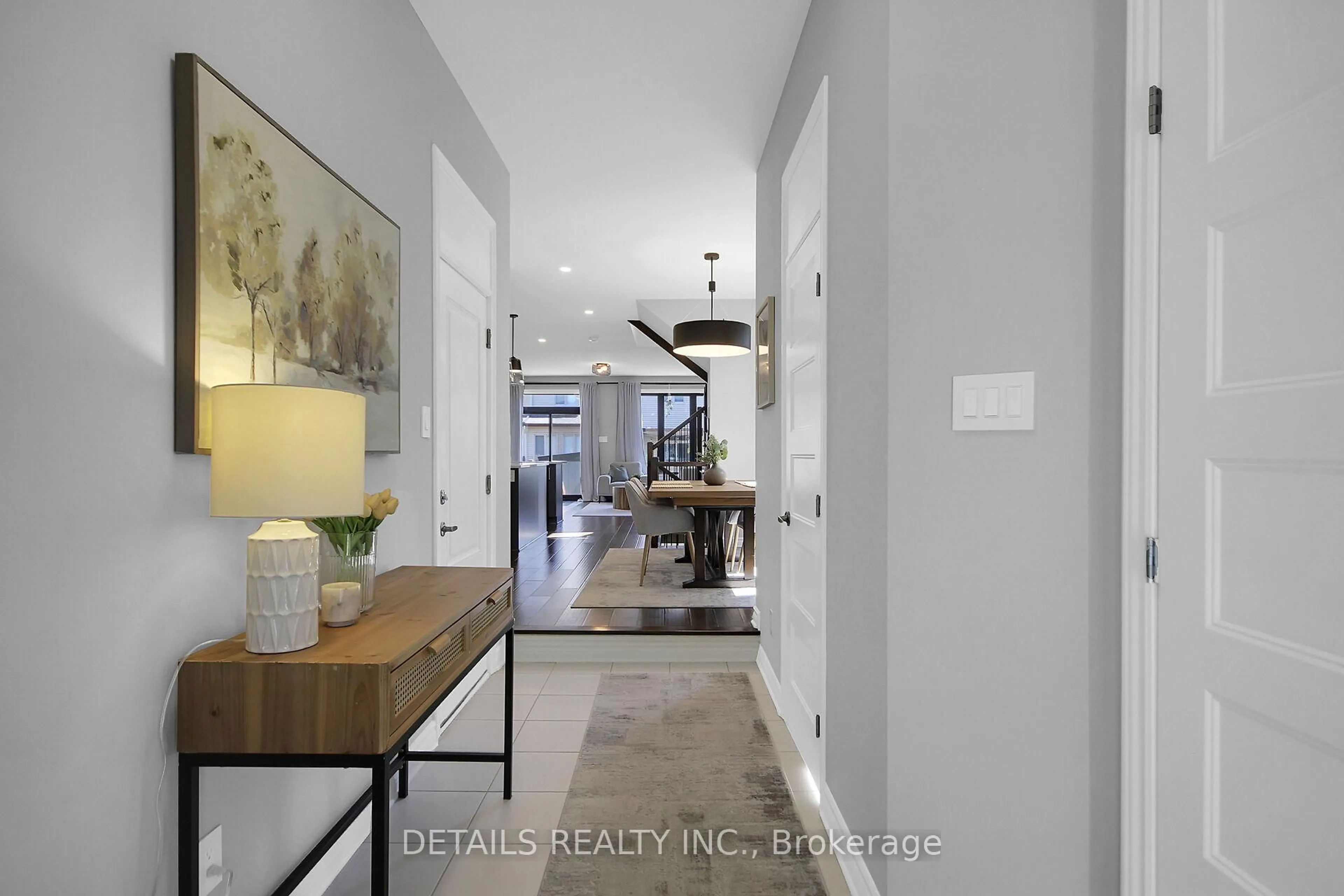 Indoor entryway for 30 Ducanville St, Russell Ontario K4R 0E8
