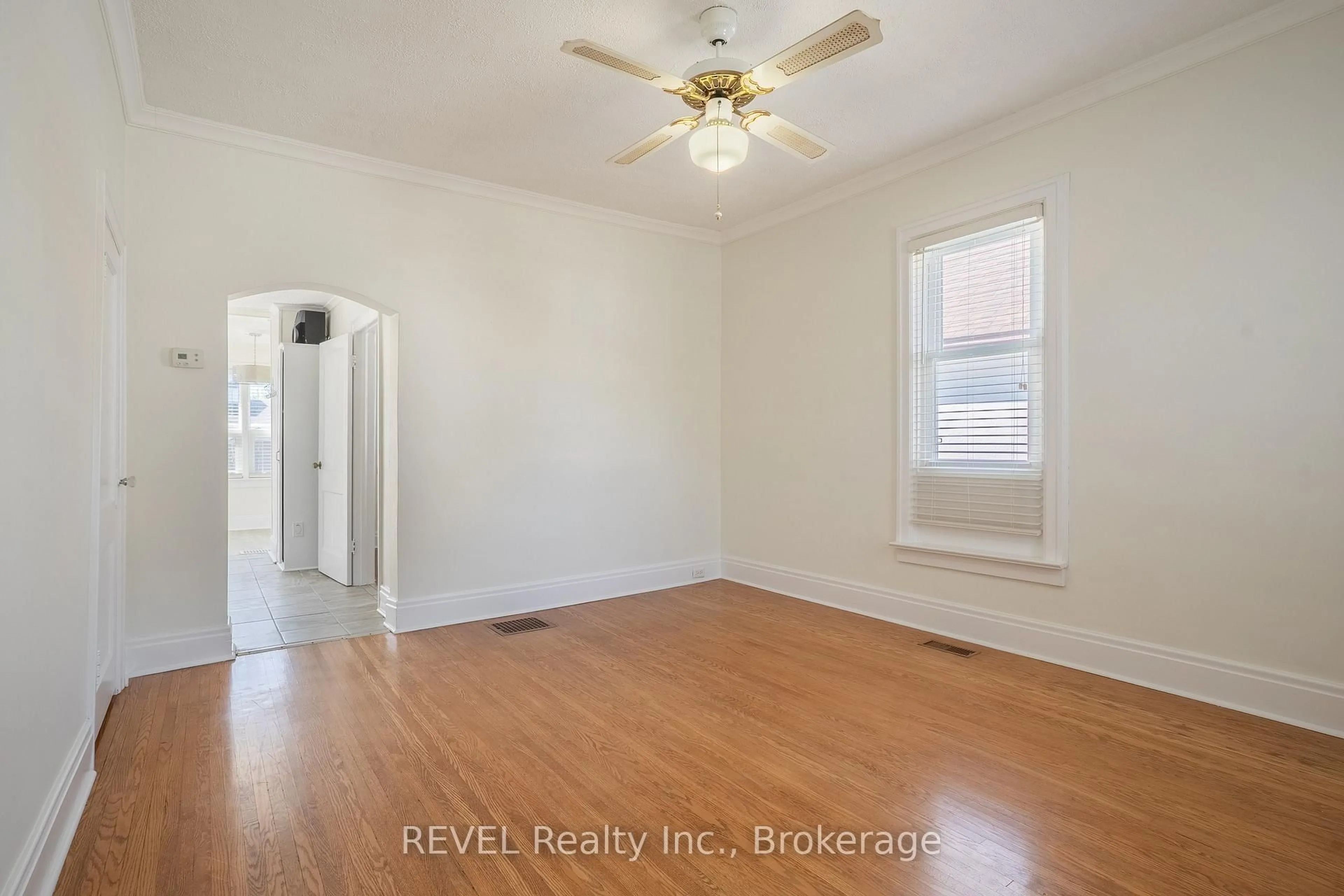 A pic of a room for 53 Randolph St, Welland Ontario L3B 4C3
