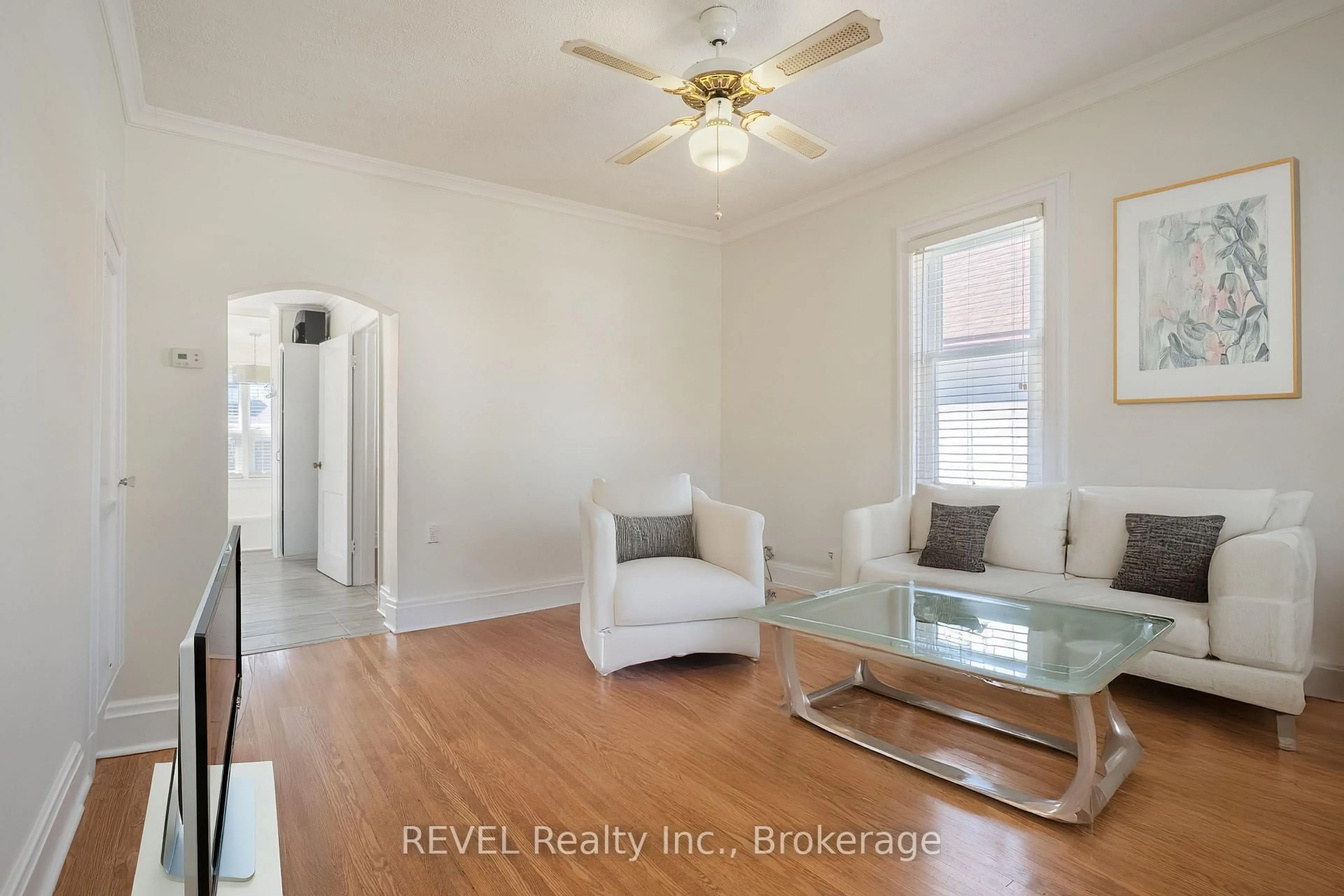 Living room with furniture, unknown for 53 Randolph St, Welland Ontario L3B 4C3