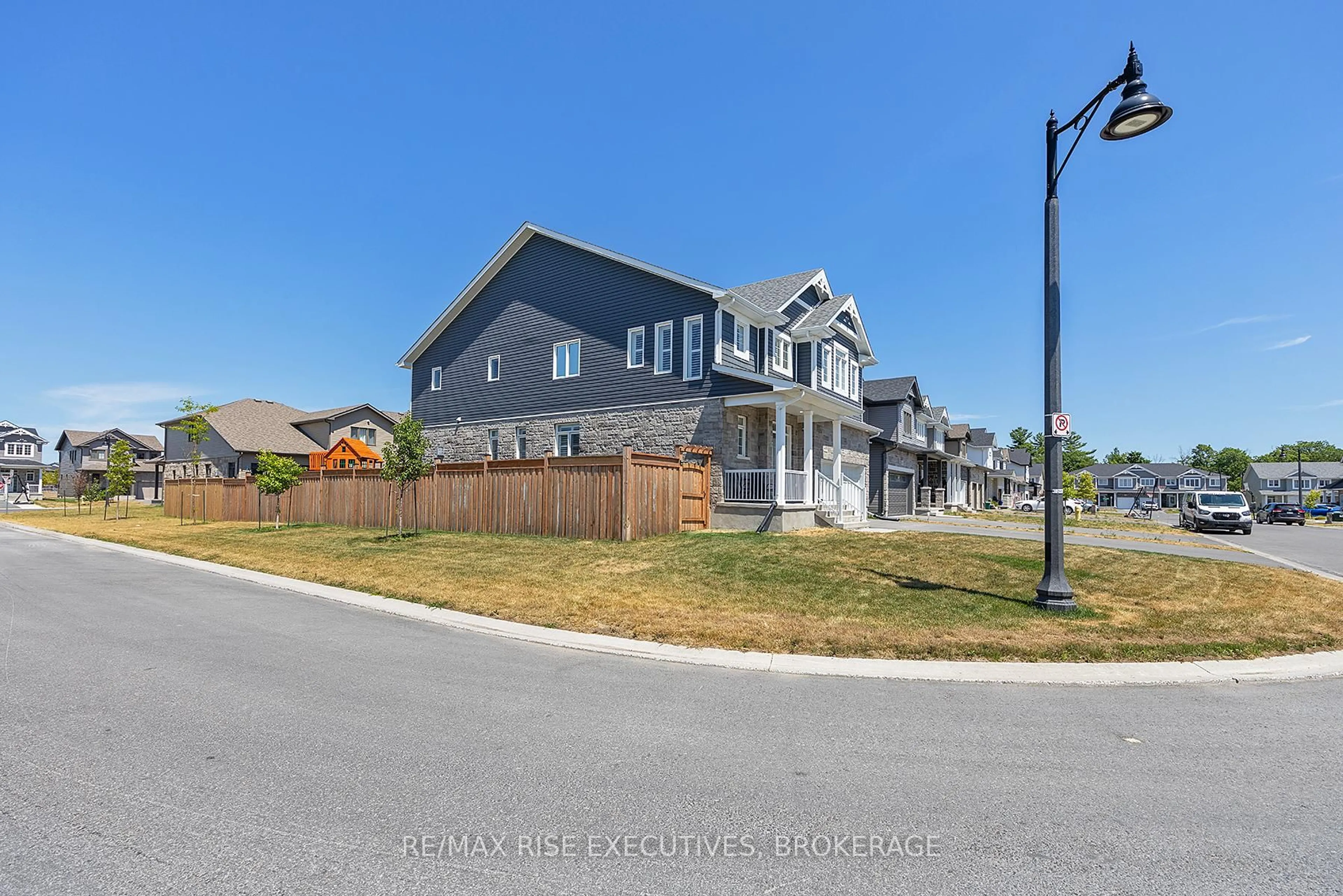 A pic from outside/outdoor area/front of a property/back of a property/a pic from drone, street for 1514 Shira Dr, Kingston Ontario K7P 0S3