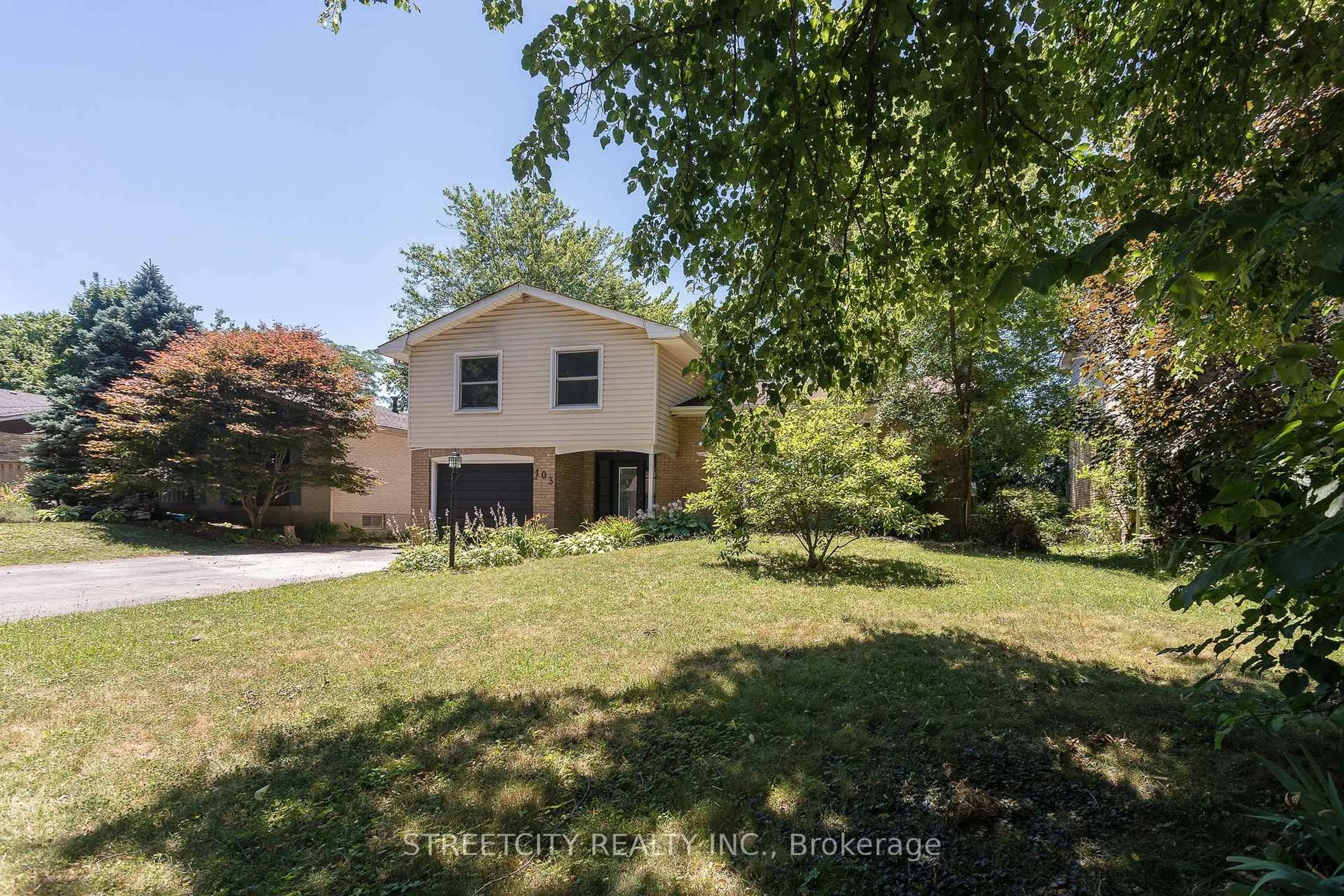 A pic from outside/outdoor area/front of a property/back of a property/a pic from drone, street for 103 Friars Way, London North Ontario N6G 2B1