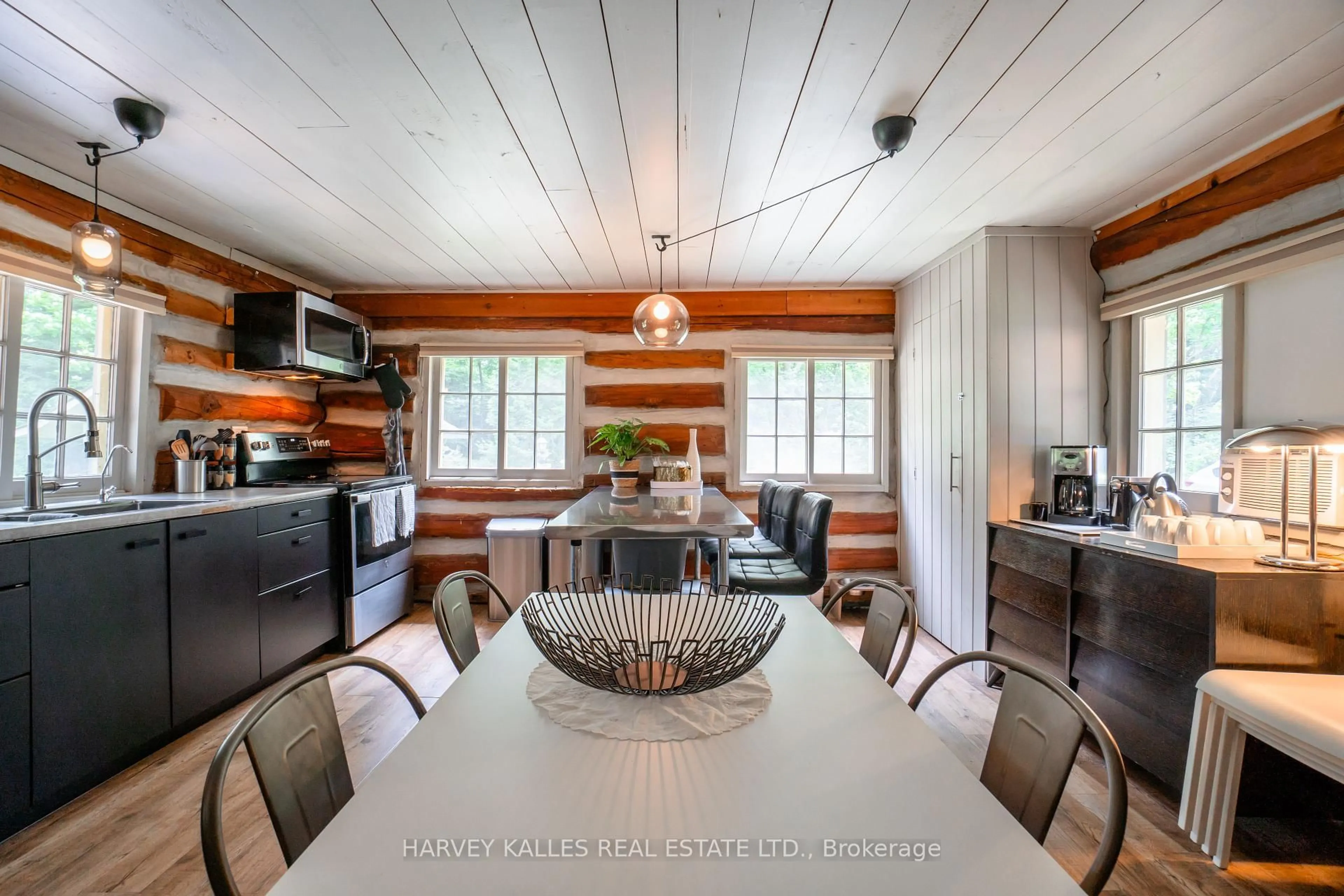 Open concept kitchen, unknown for 1053 Sherwood Forest Rd, Bracebridge Ontario P1L 1X3