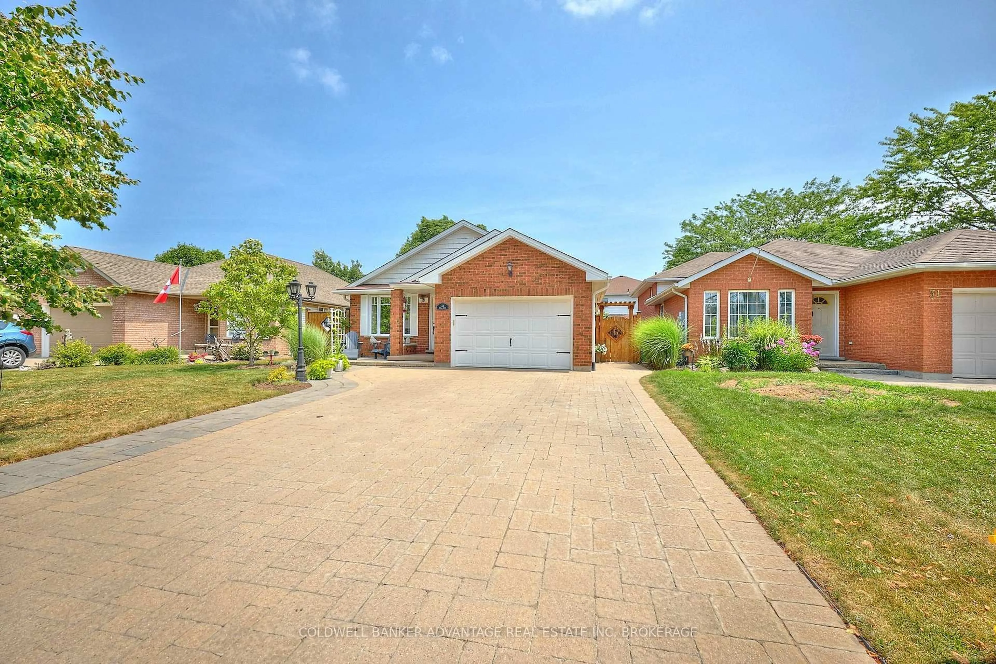 Home with brick exterior material, street for 33 Tanner Dr, Pelham Ontario L0S 1E4