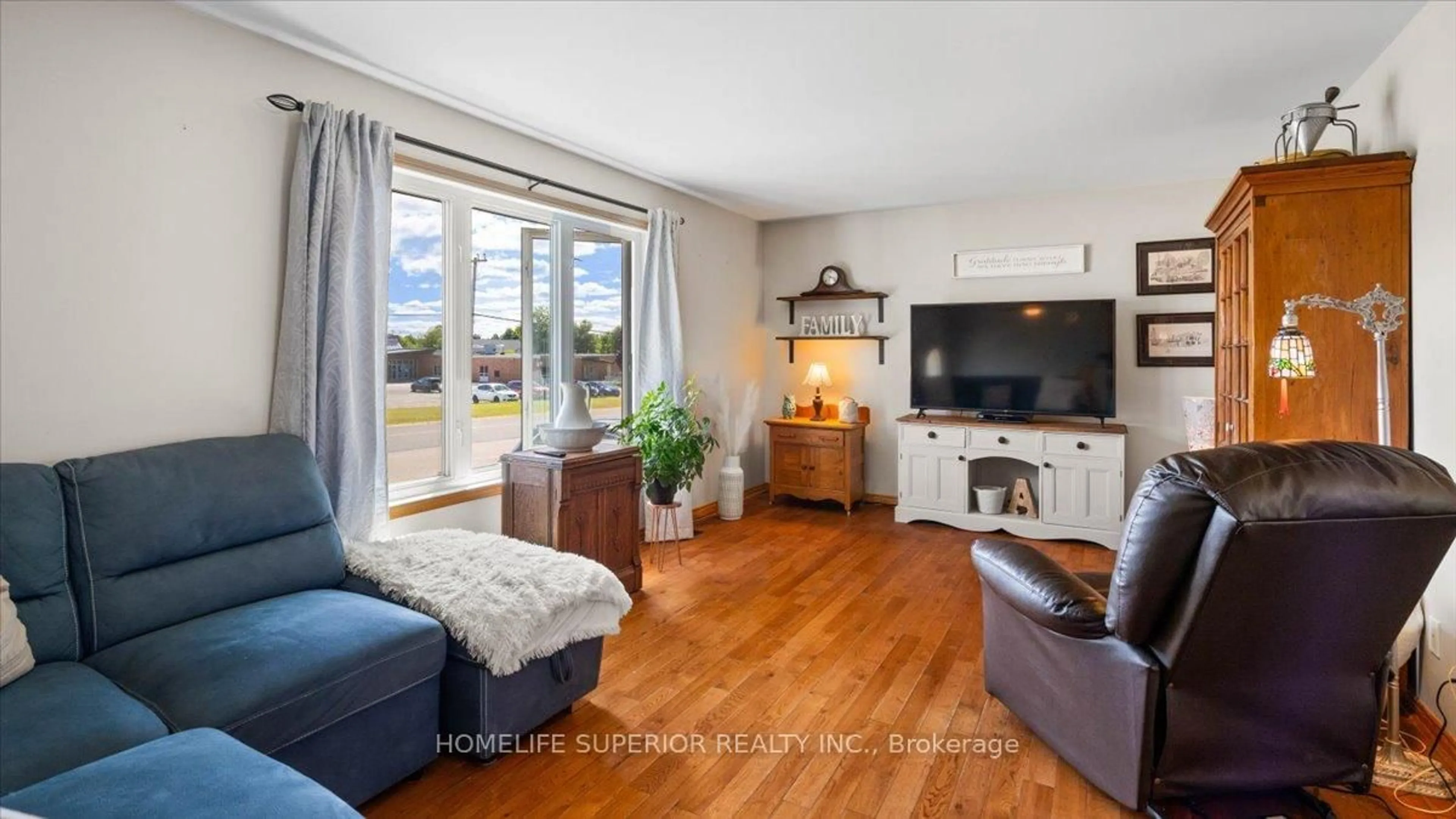 Living room with furniture, unknown for 126 Newkirk Blvd, Bancroft Ontario K0L 1C0