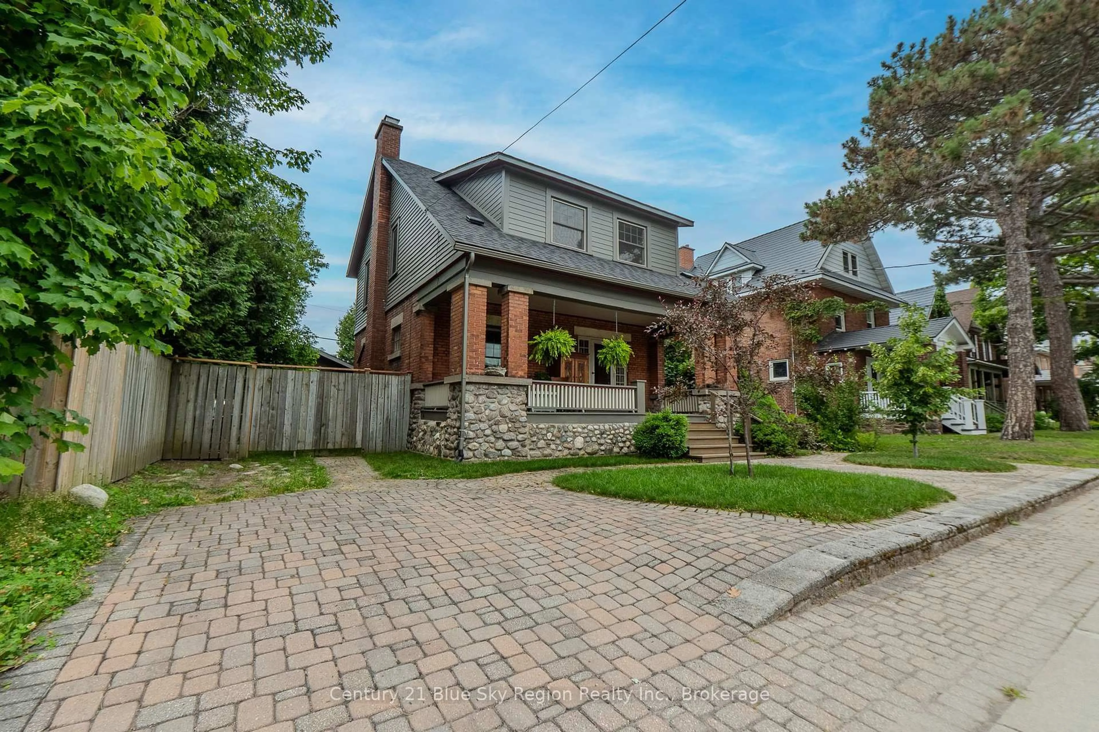 Home with brick exterior material, street for 871 Main St, North Bay Ontario P1B 2V8