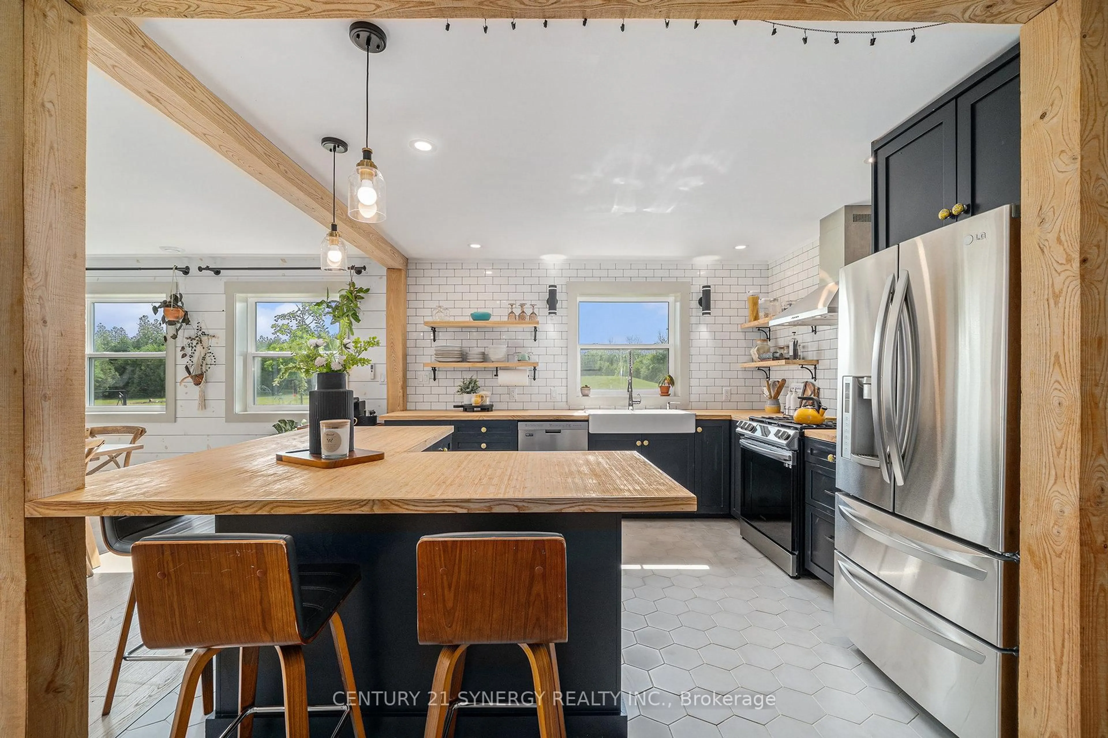 Open concept kitchen, ceramic/tile floor for 1789 Matheson Dr, Smiths Falls Ontario K7A 5B8