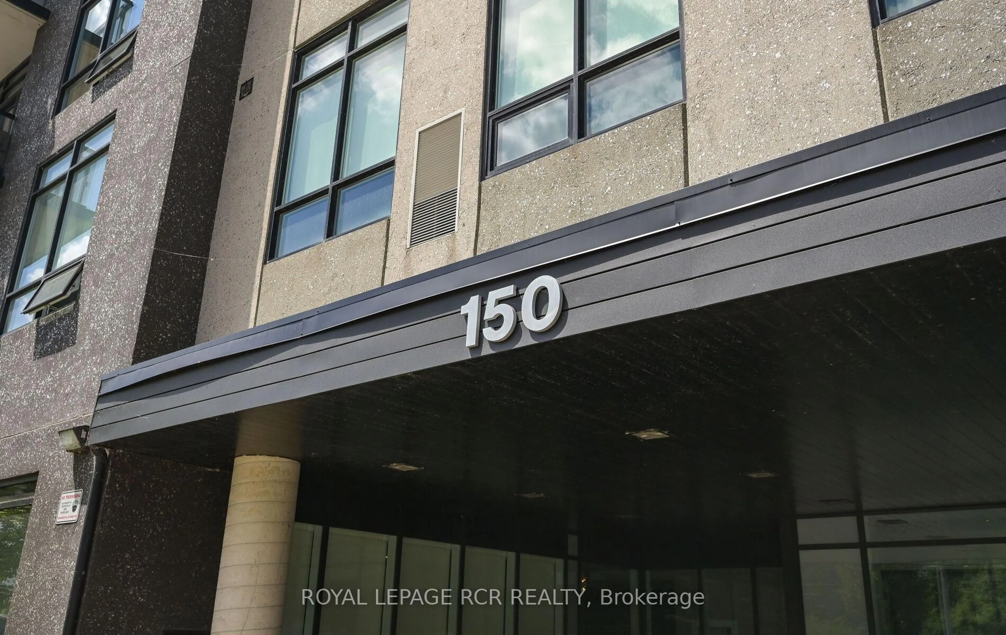 Indoor foyer for 150 Water St #210, Cambridge Ontario N1R 0B5